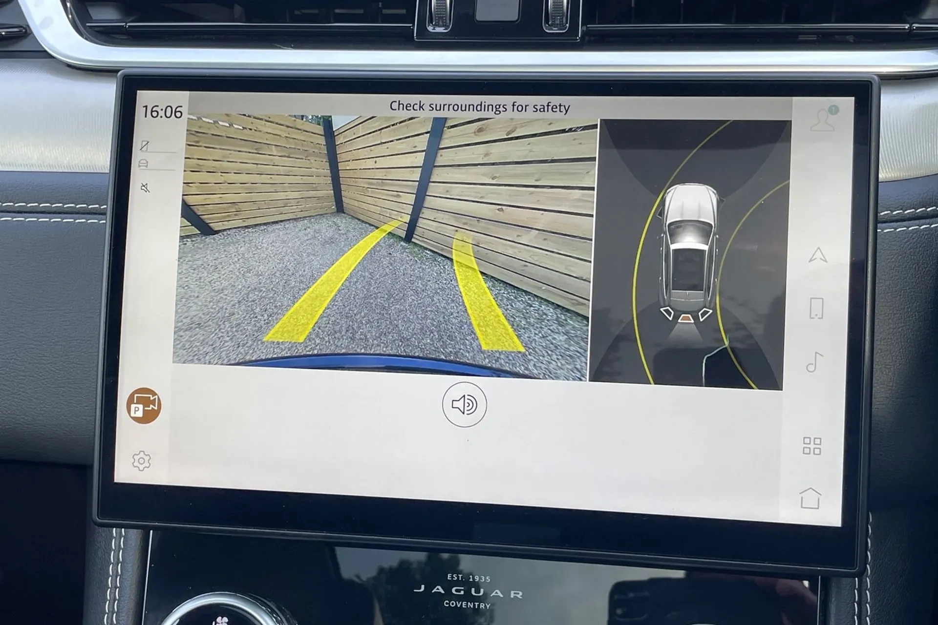 Jaguar F-PACE thumbnail image number 5