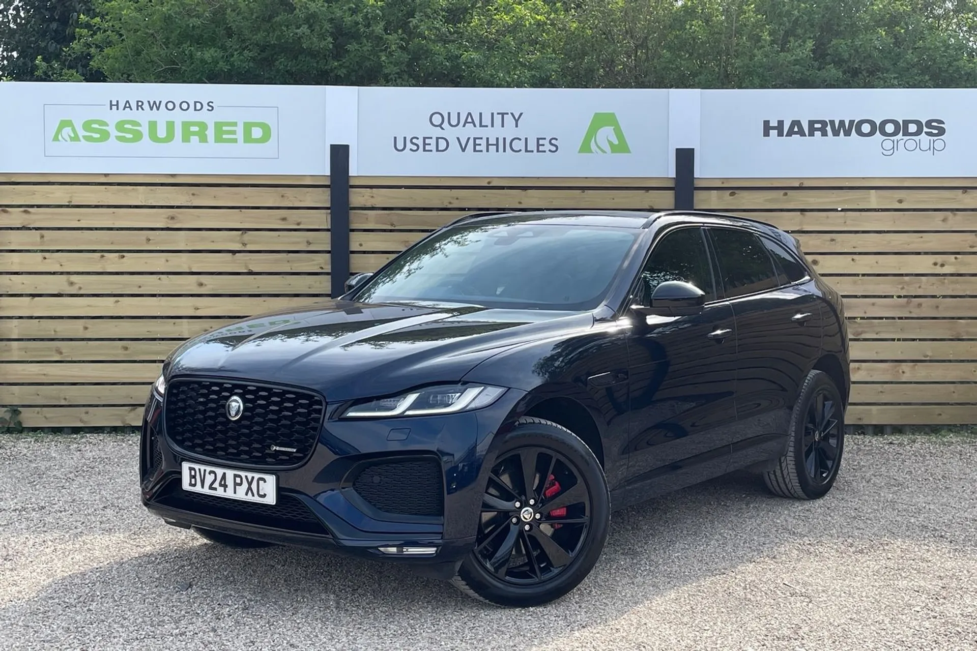 Jaguar F-PACE thumbnail image number 12