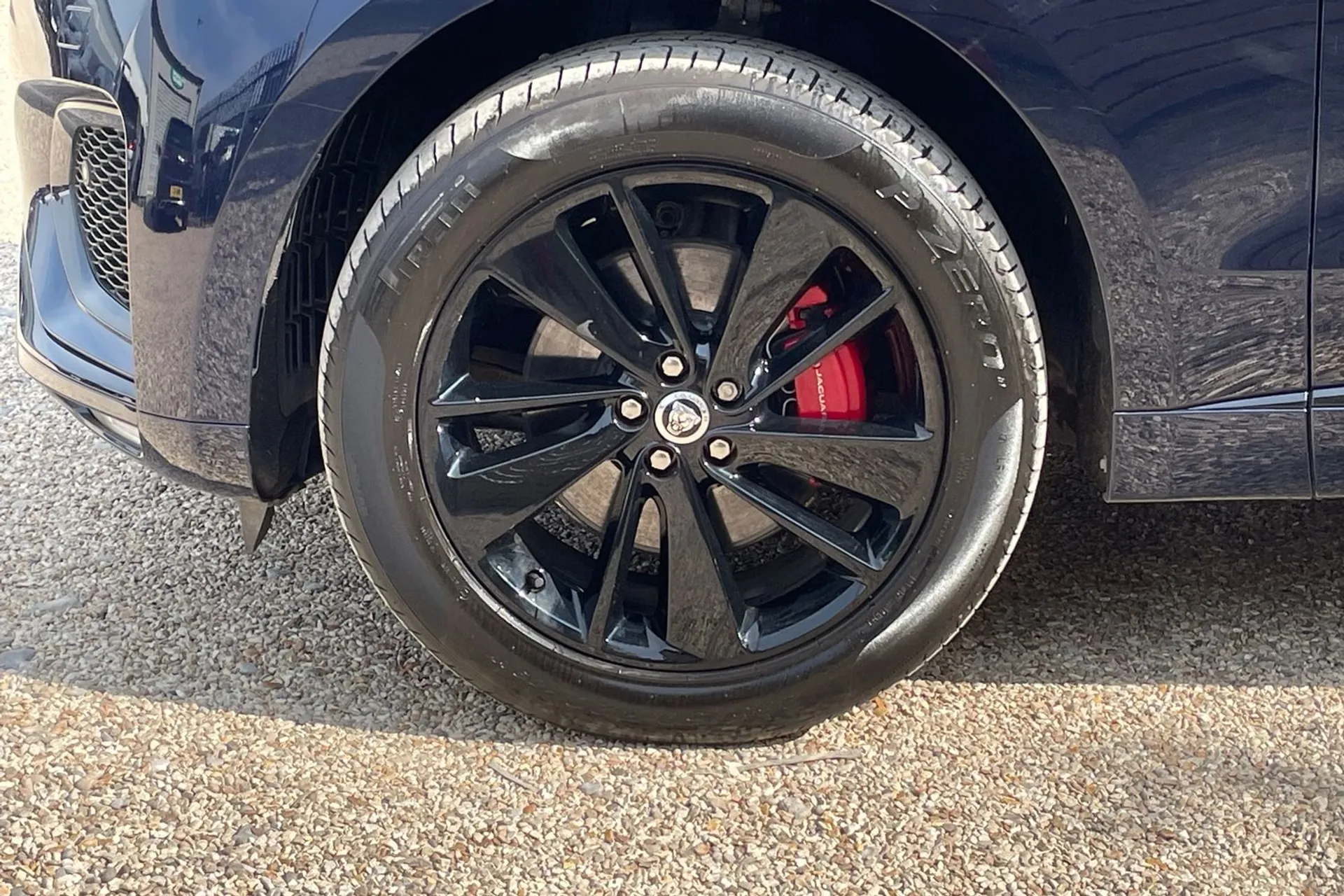 Jaguar F-PACE thumbnail image number 14