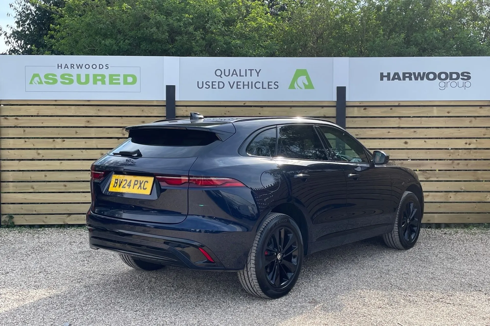Jaguar F-PACE thumbnail image number 8