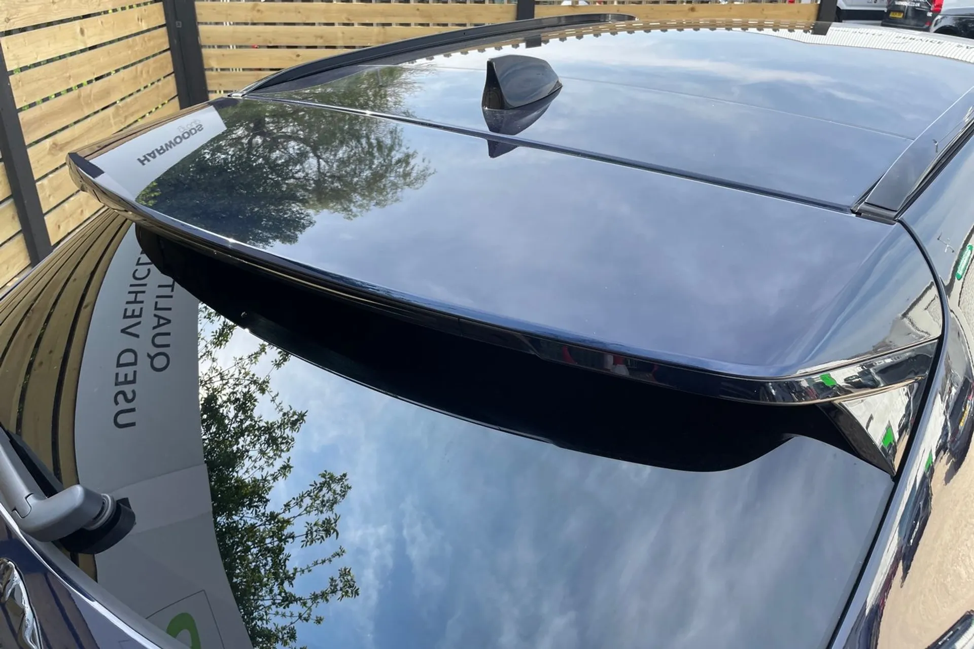 Jaguar F-PACE thumbnail image number 16