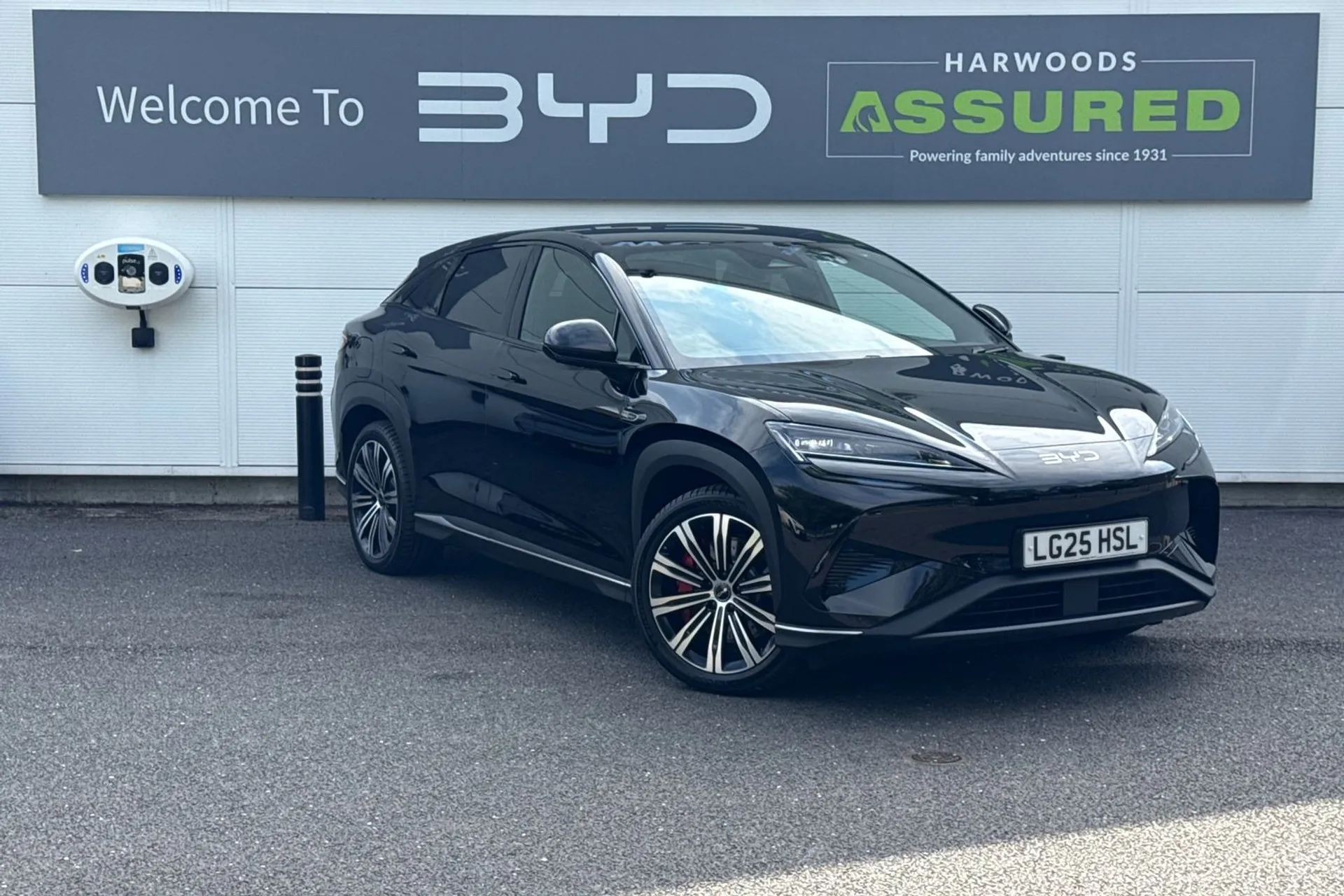 BYD SEALION 7 focused image