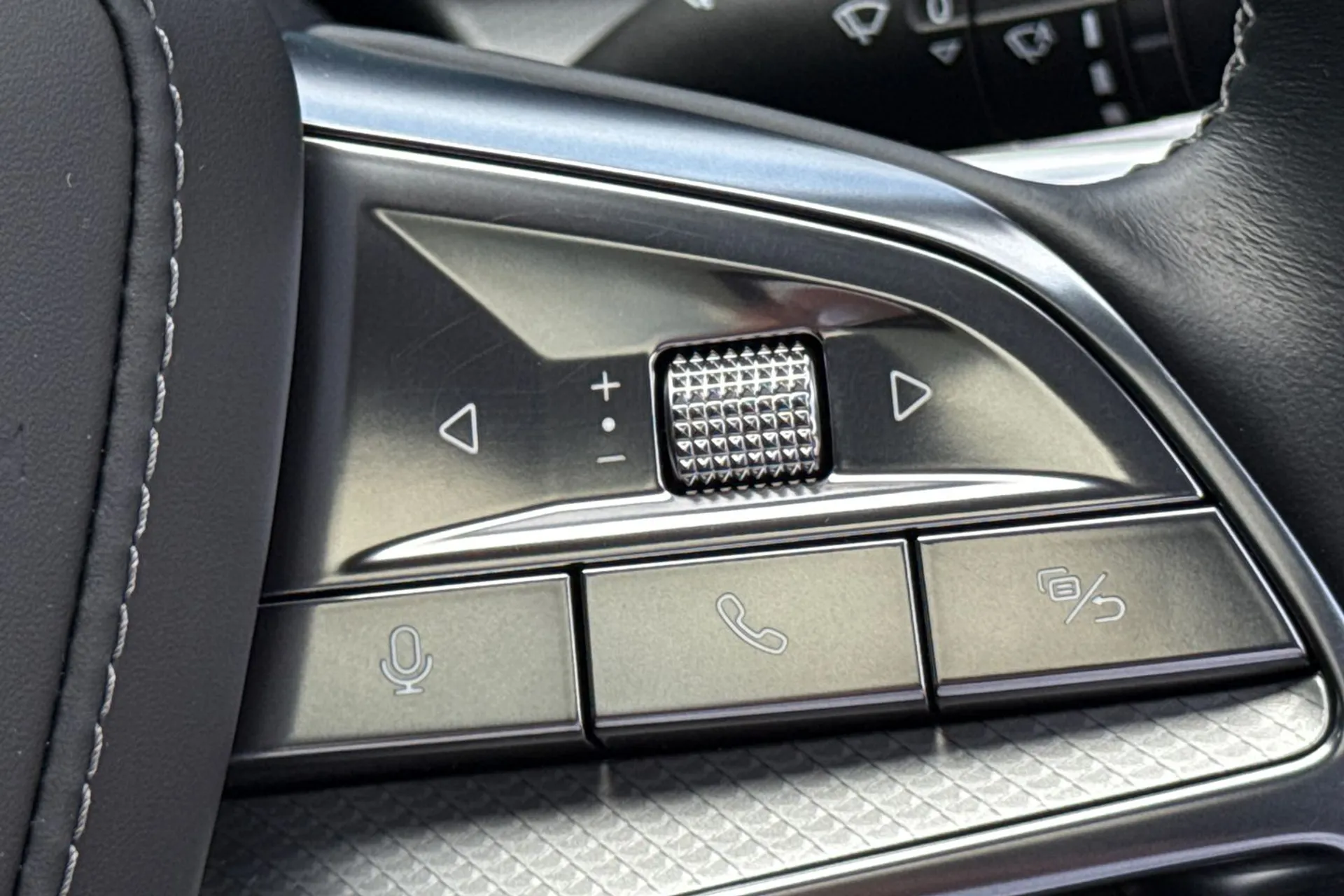 BYD SEALION 7 thumbnail image number 35