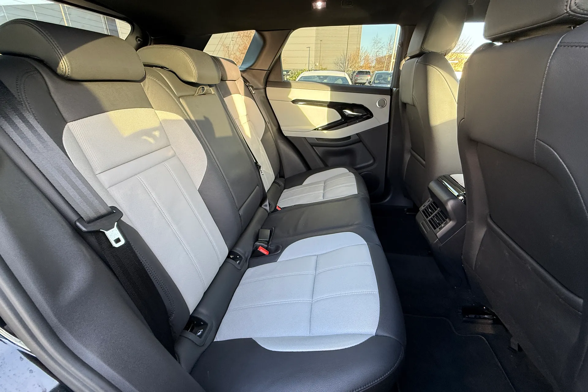 LAND ROVER RANGE ROVER EVOQUE thumbnail image number 28