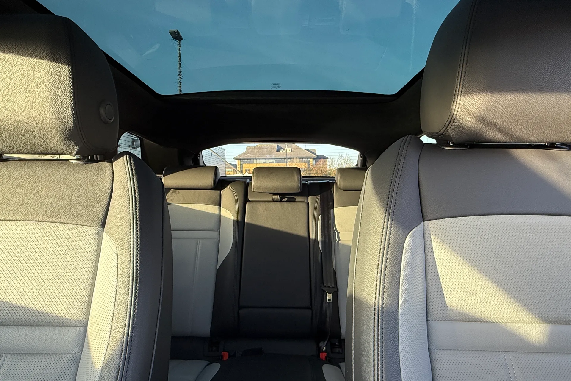 LAND ROVER RANGE ROVER EVOQUE thumbnail image number 30