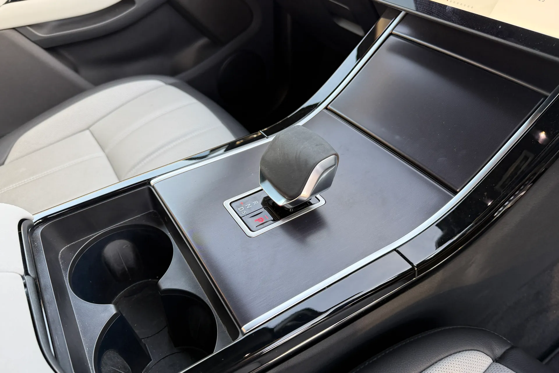 LAND ROVER RANGE ROVER EVOQUE thumbnail image number 19