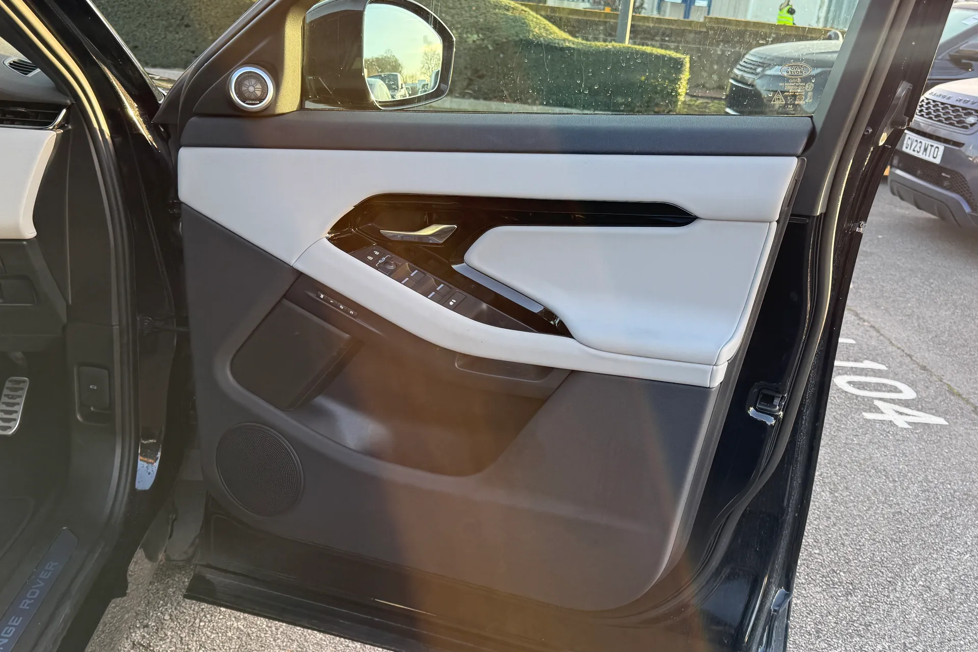 LAND ROVER RANGE ROVER EVOQUE thumbnail image number 41