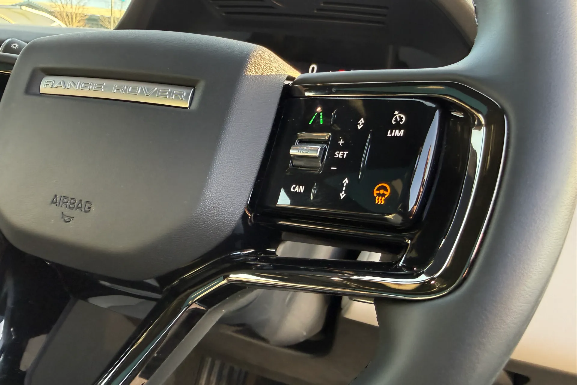 LAND ROVER RANGE ROVER EVOQUE thumbnail image number 38