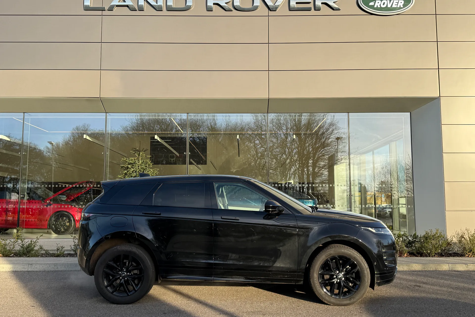 LAND ROVER RANGE ROVER EVOQUE thumbnail image number 2