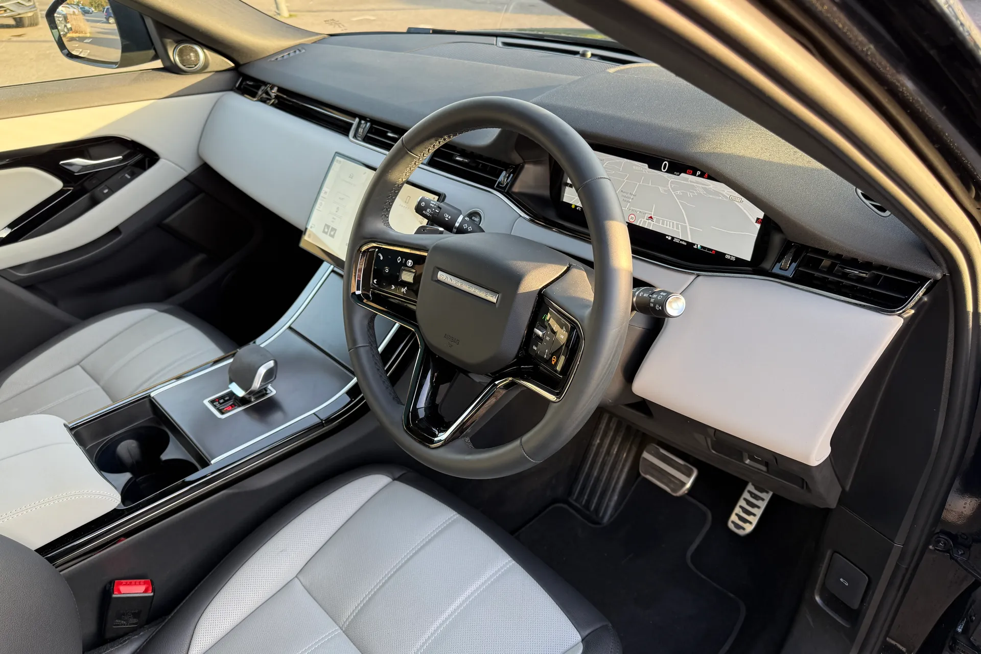 LAND ROVER RANGE ROVER EVOQUE thumbnail image number 32