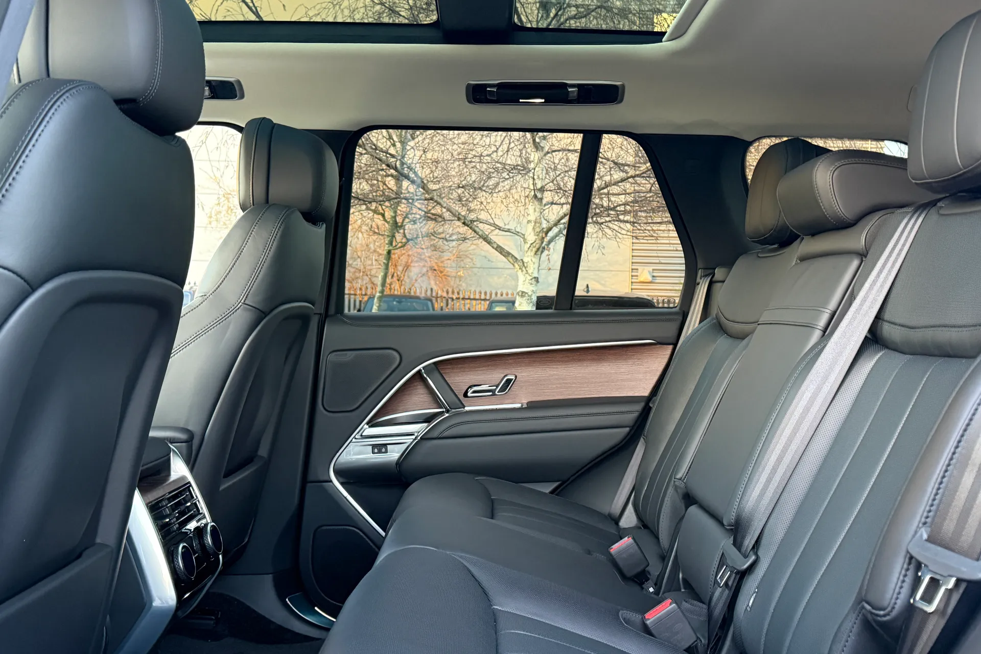 LAND ROVER RANGE ROVER thumbnail image number 47