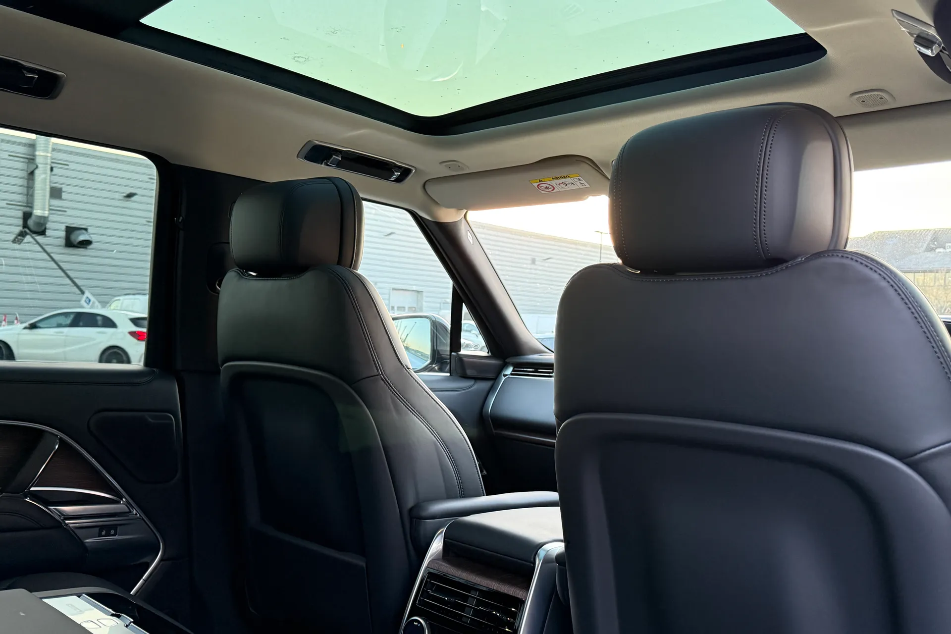 LAND ROVER RANGE ROVER thumbnail image number 45