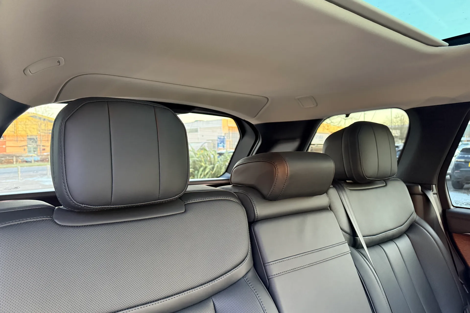 LAND ROVER RANGE ROVER thumbnail image number 31