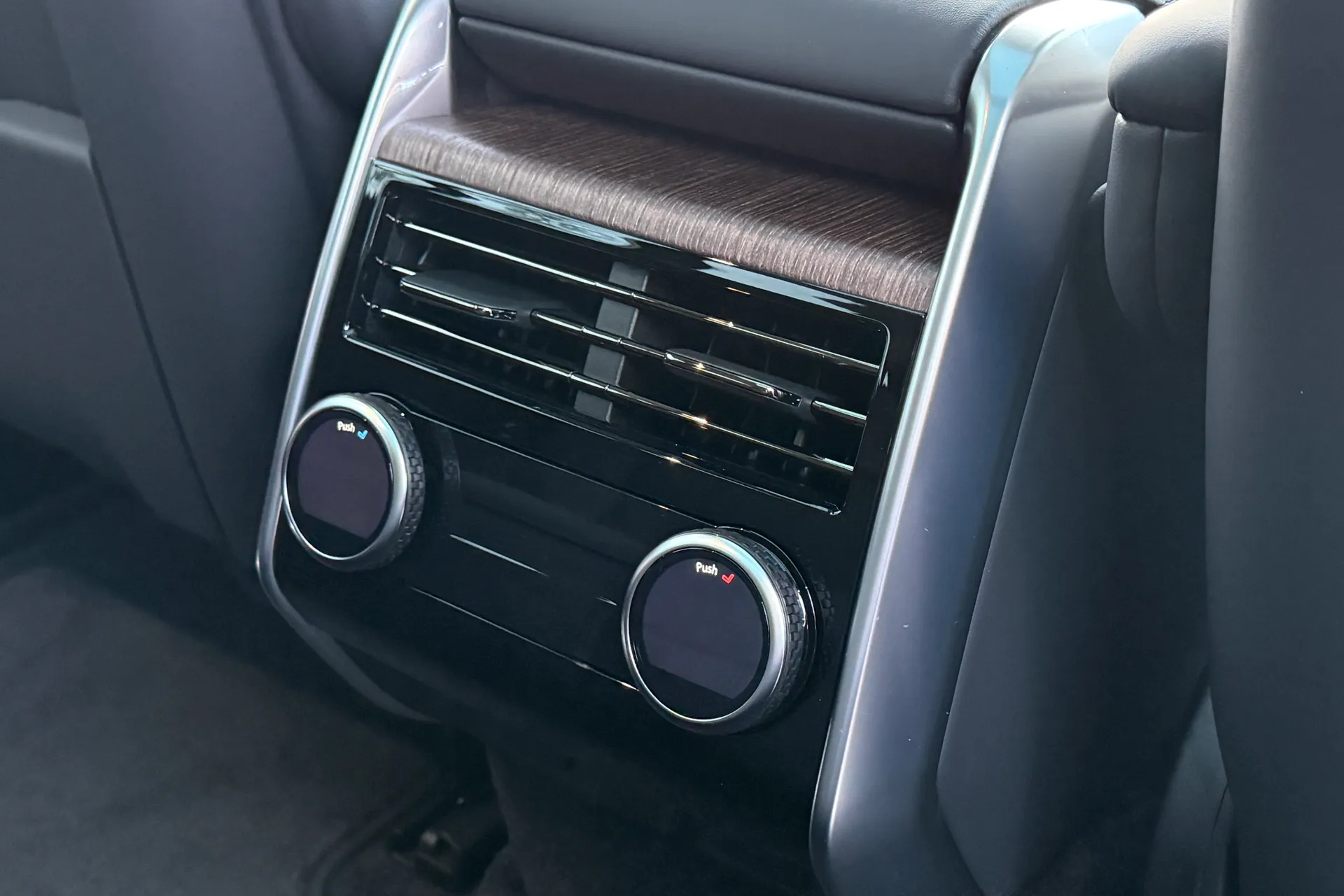 LAND ROVER RANGE ROVER thumbnail image number 46