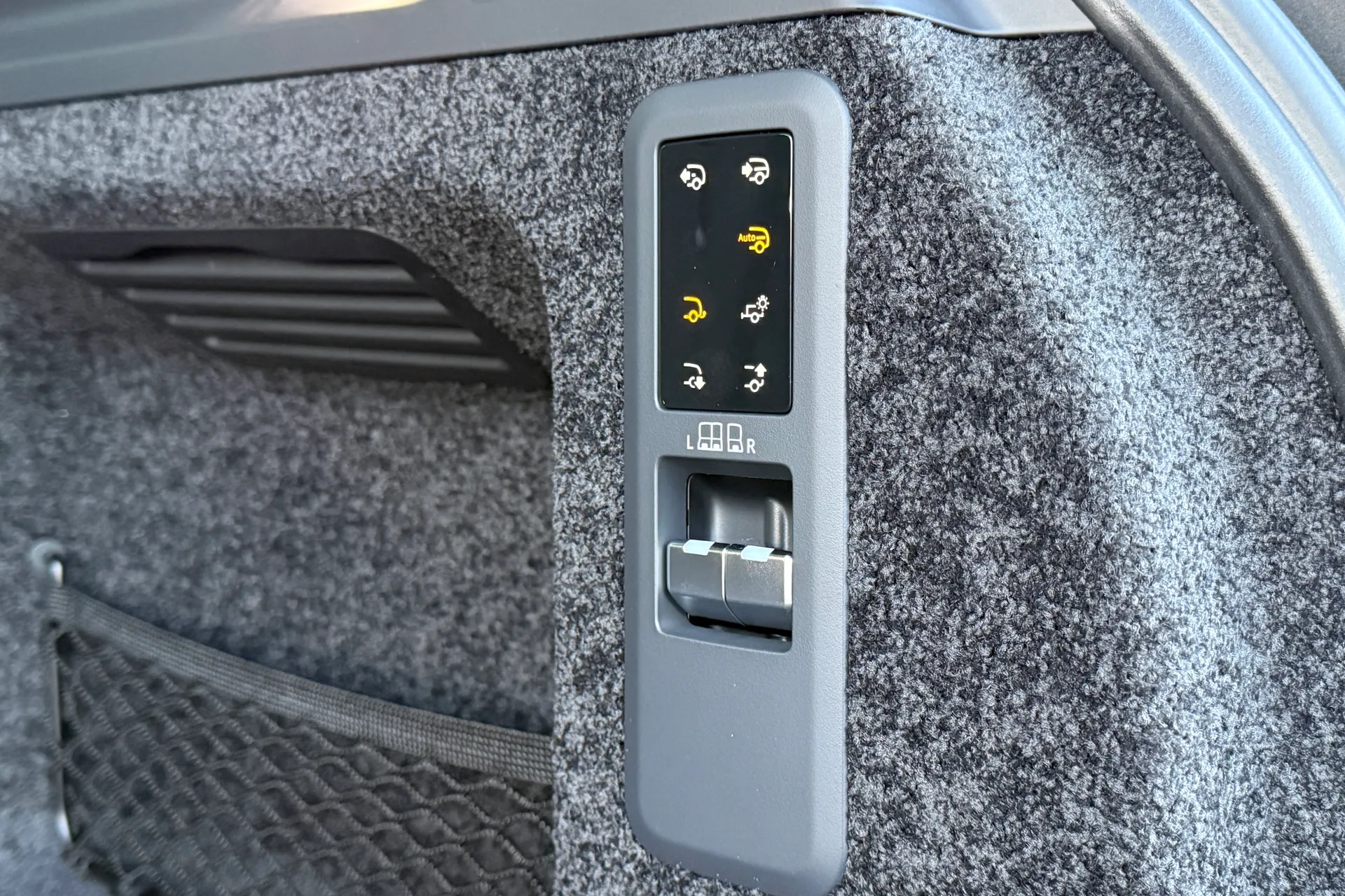 LAND ROVER RANGE ROVER thumbnail image number 41