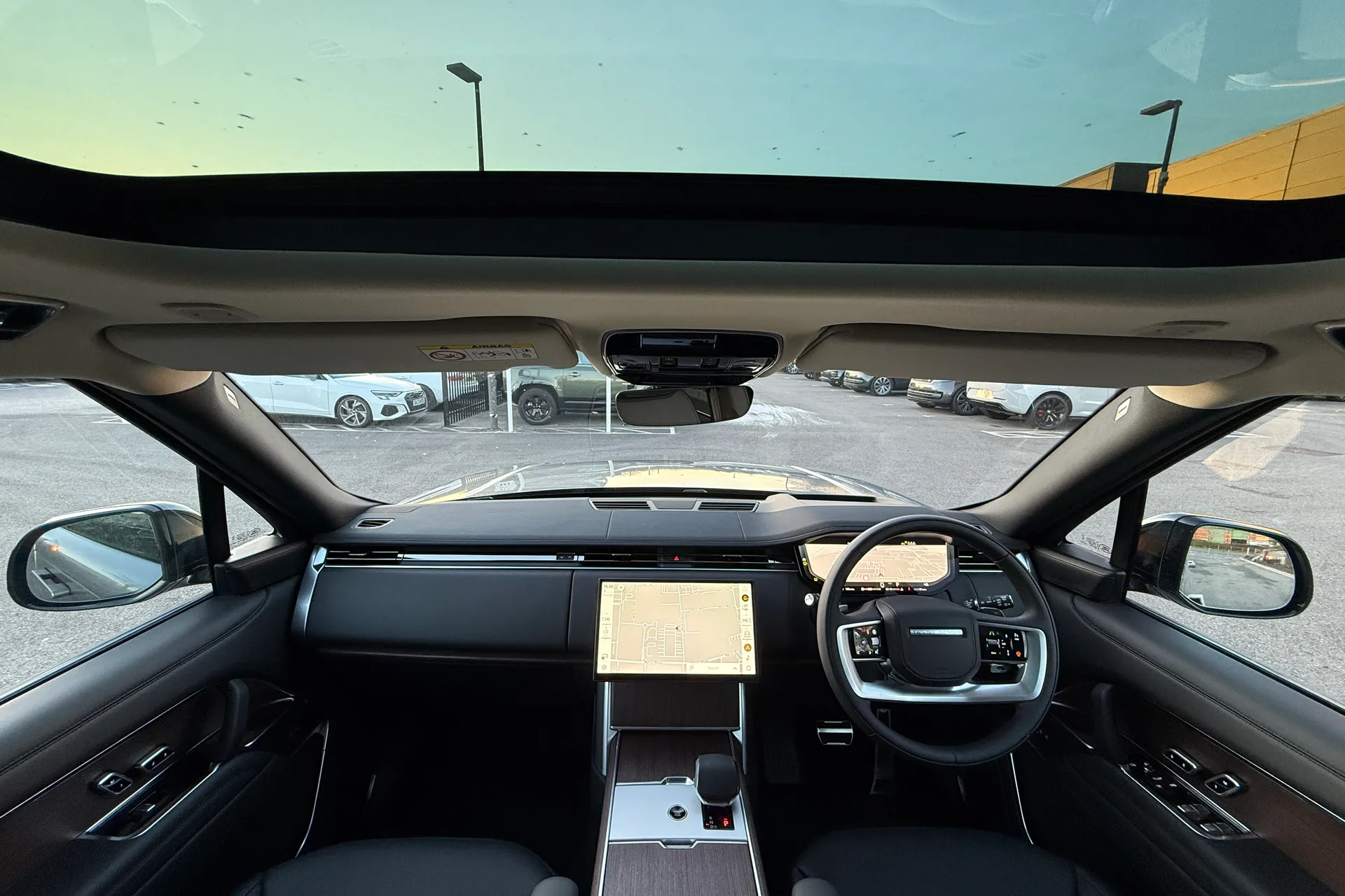 LAND ROVER RANGE ROVER thumbnail image number 4