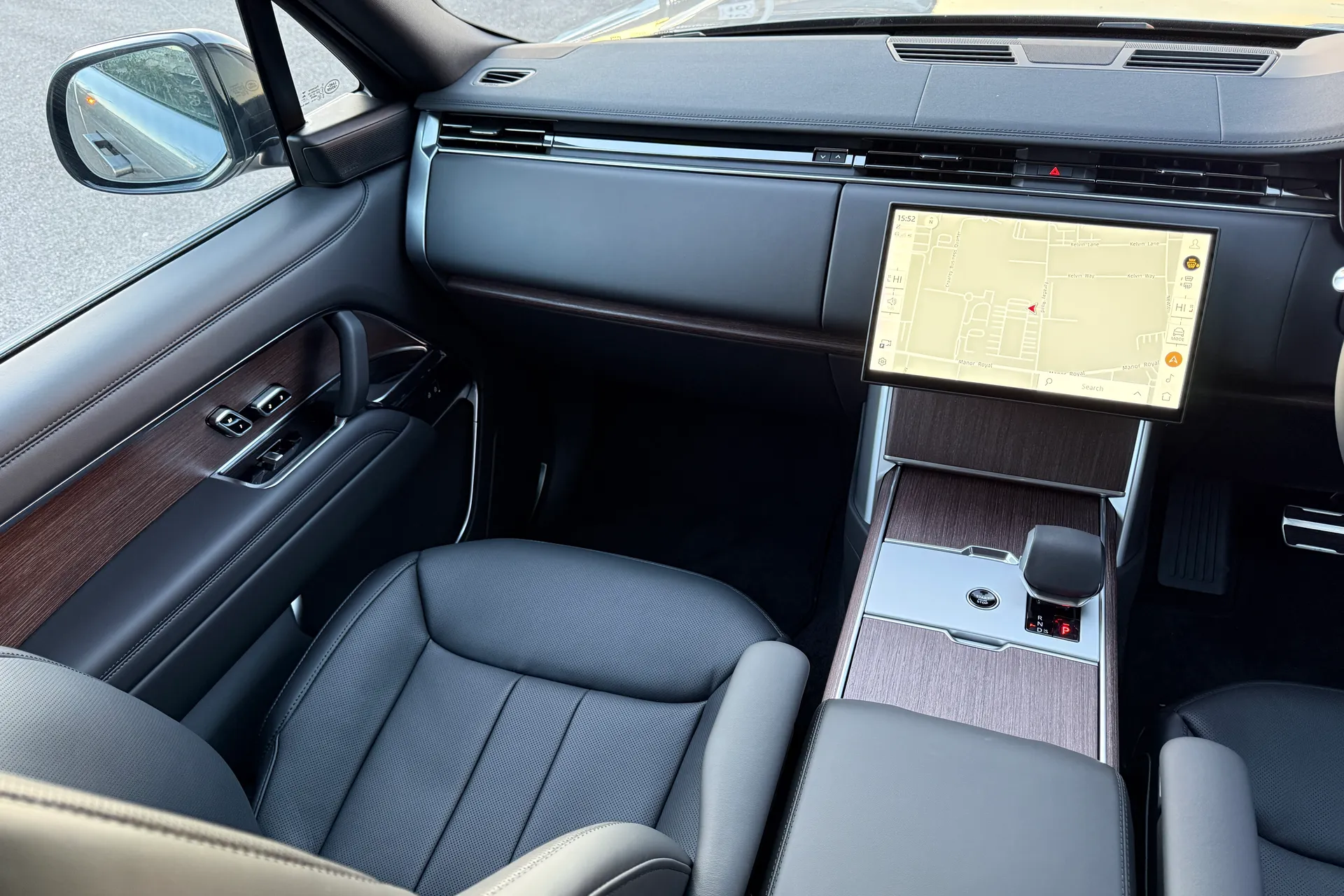 LAND ROVER RANGE ROVER thumbnail image number 22