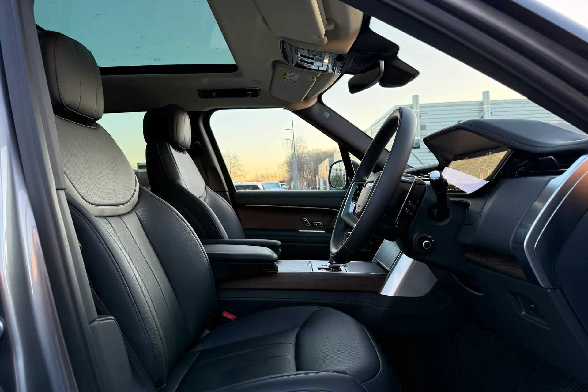 LAND ROVER RANGE ROVER thumbnail image number 48