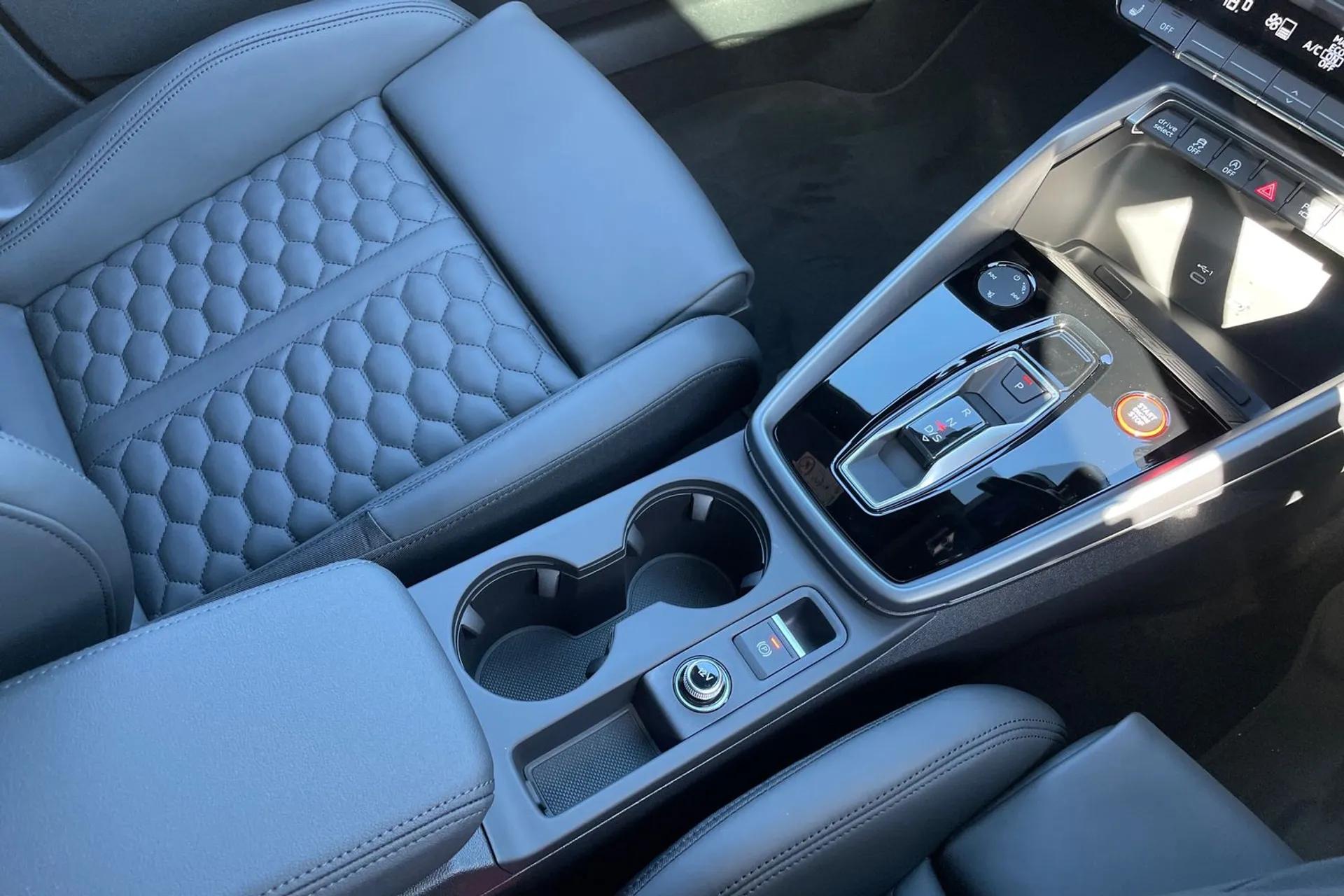 Audi RS3 thumbnail image number 39