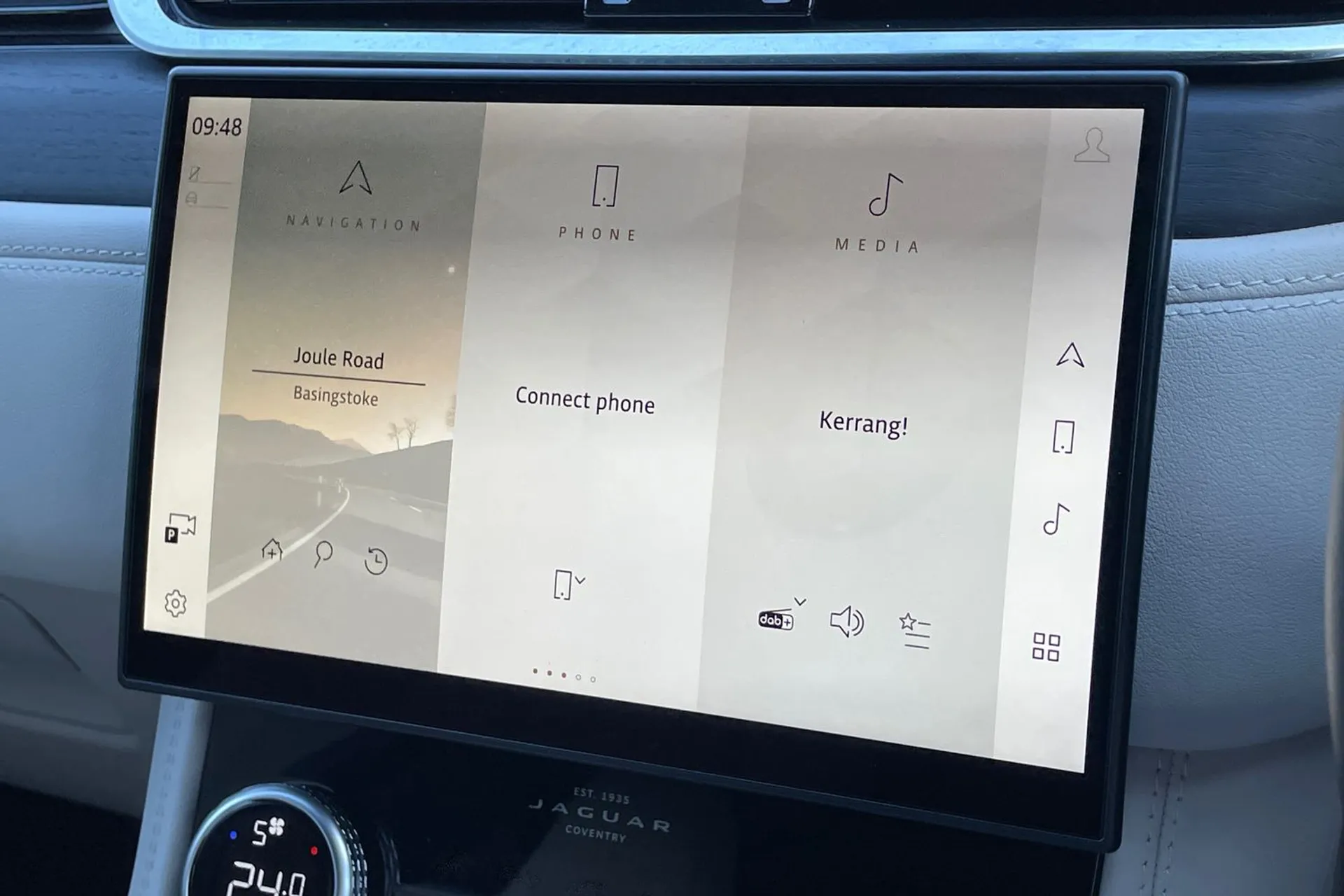 Jaguar F-PACE thumbnail image number 49