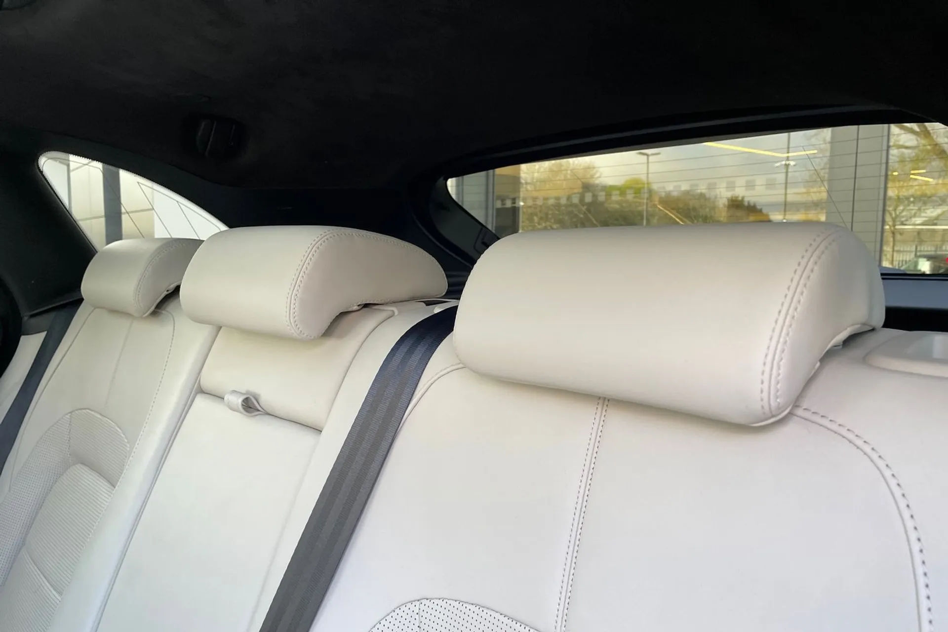 Jaguar F-PACE thumbnail image number 54