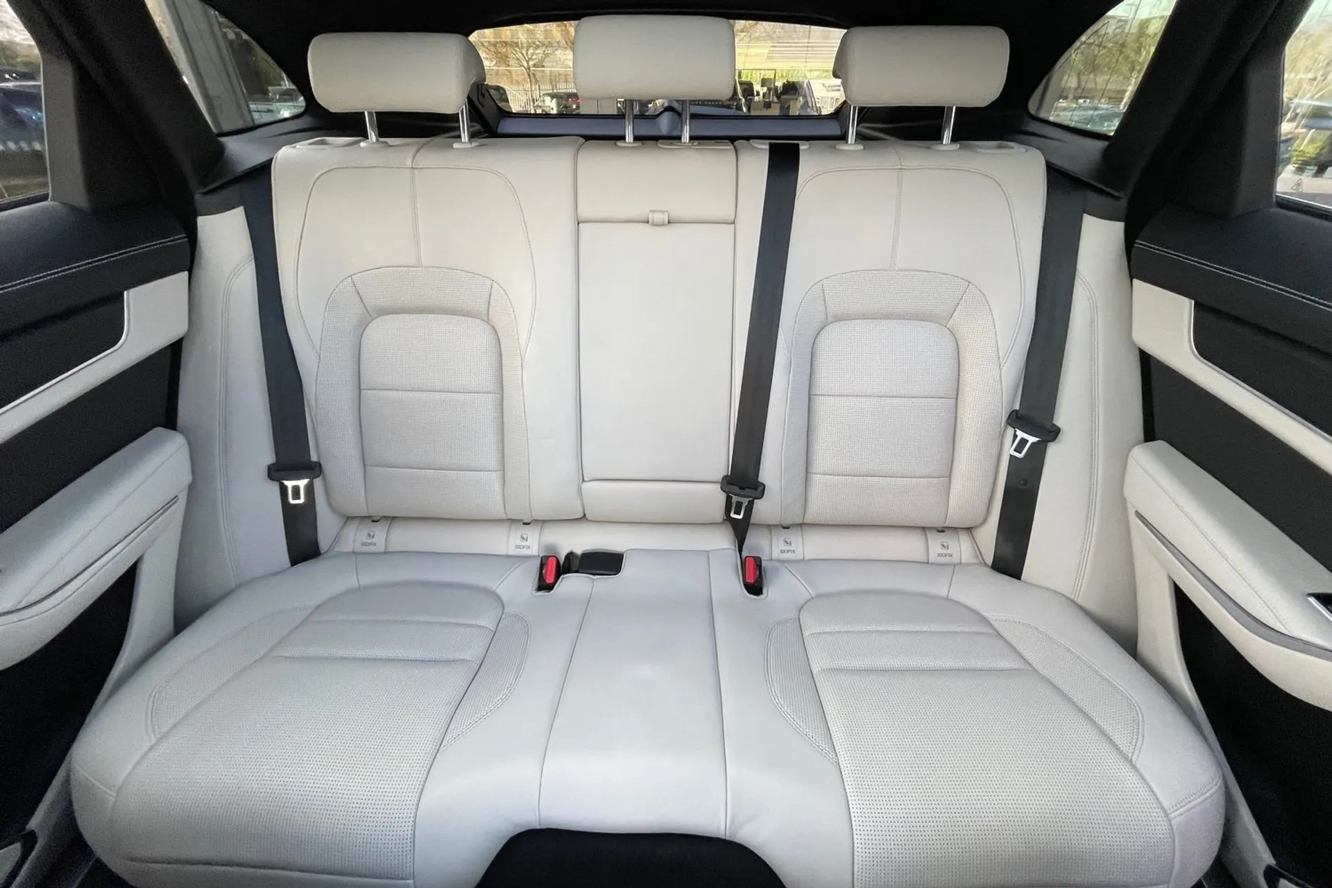 Jaguar F-PACE thumbnail image number 11