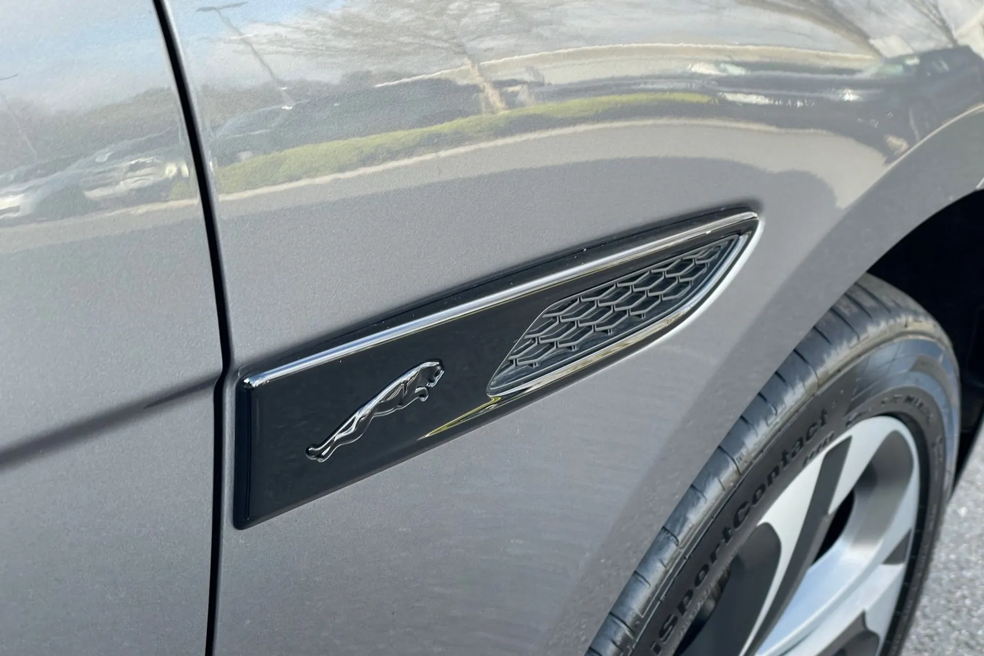 Jaguar F-PACE thumbnail image number 63