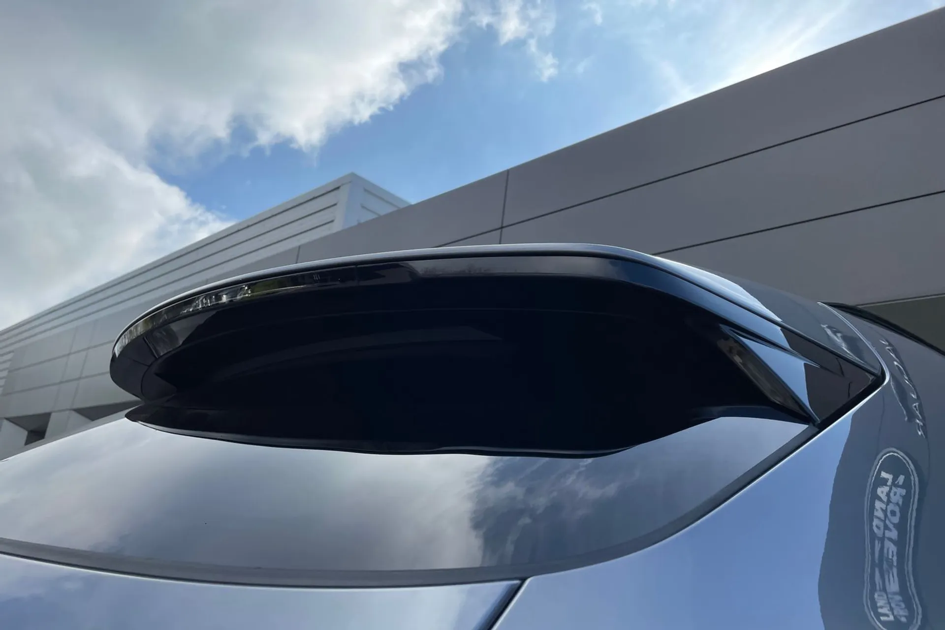 Jaguar F-PACE thumbnail image number 33
