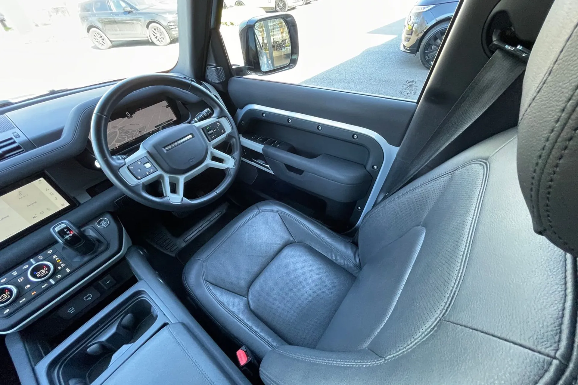 LAND ROVER DEFENDER thumbnail image number 14