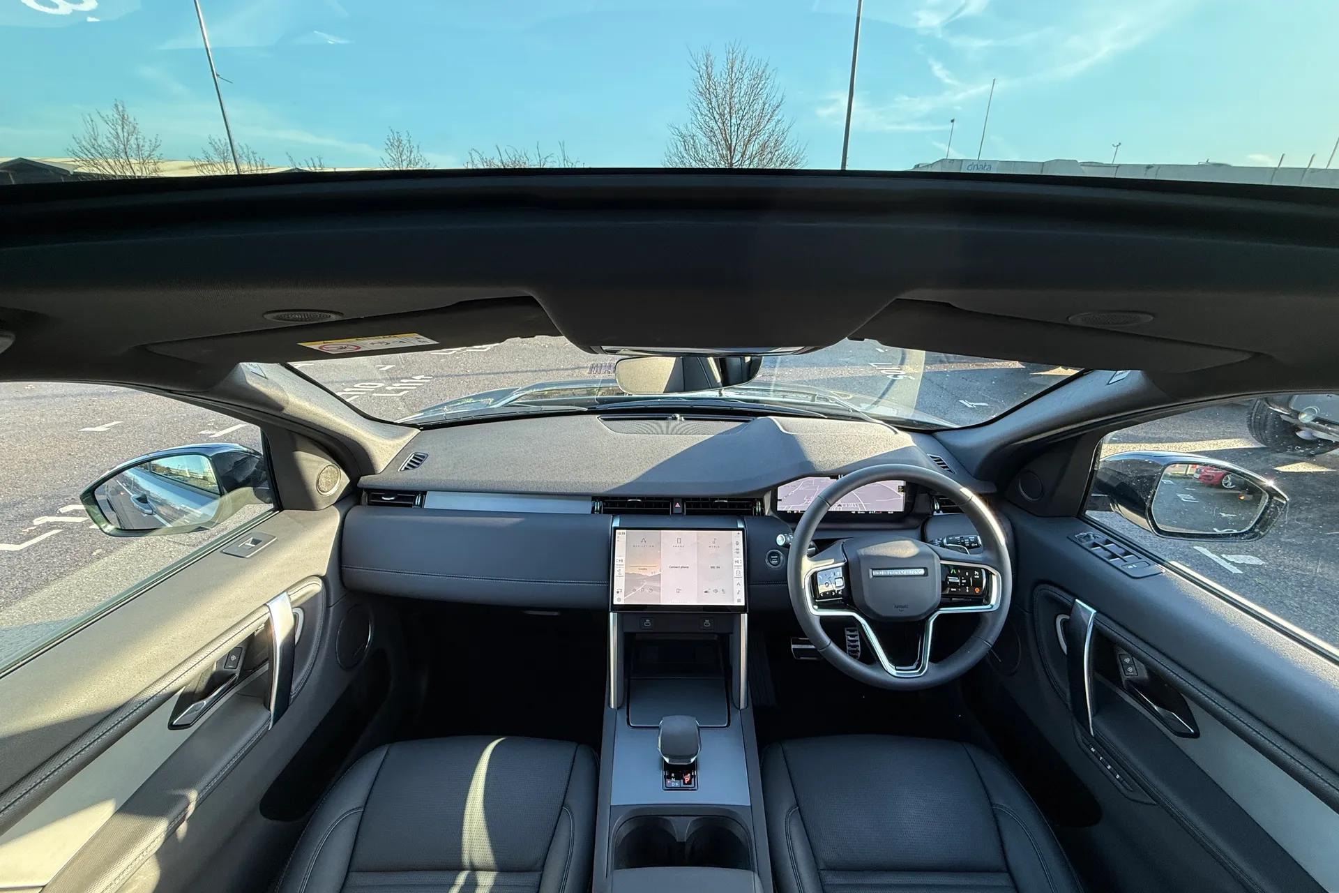 LAND ROVER DISCOVERY SPORT thumbnail image number 3