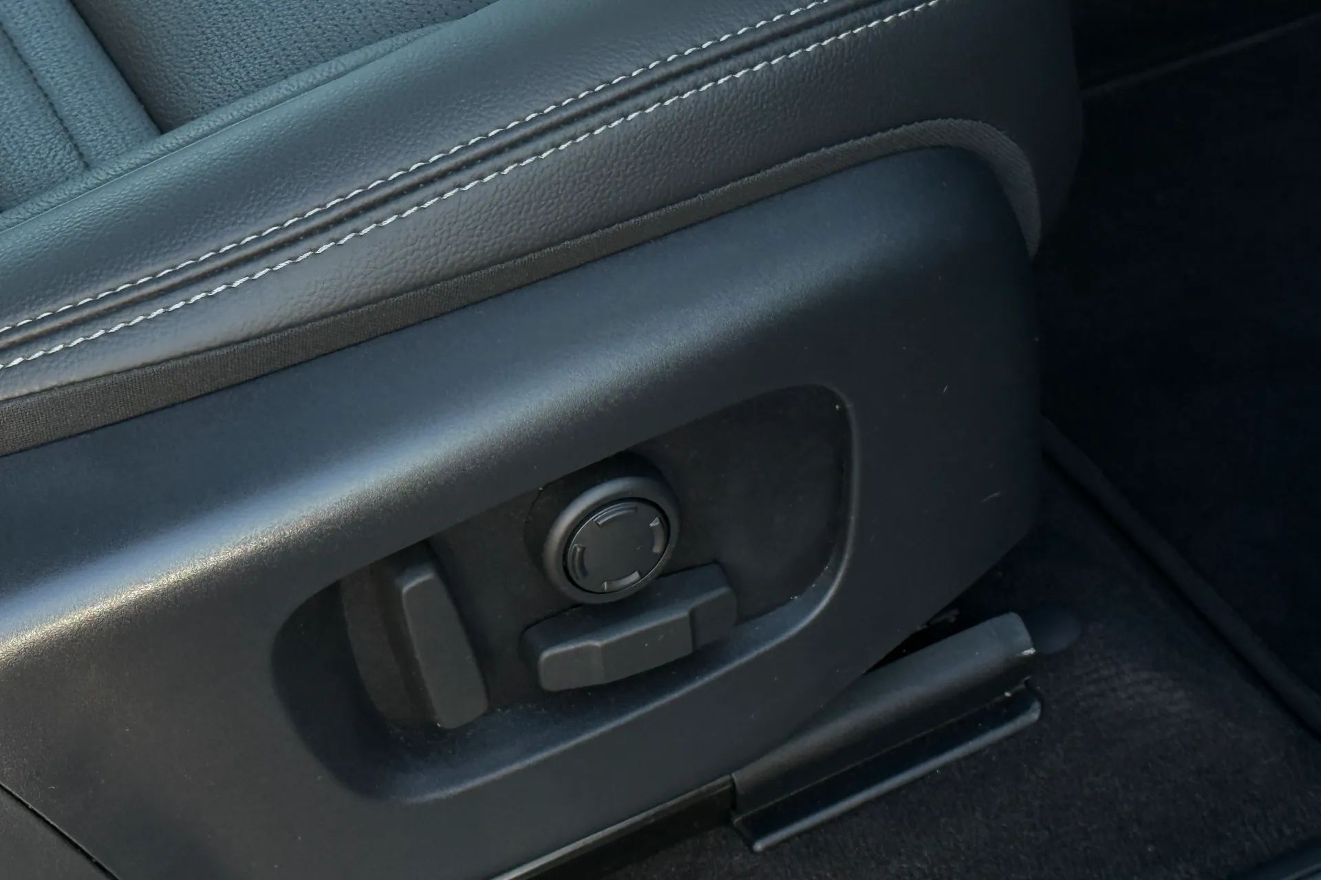 LAND ROVER DISCOVERY SPORT thumbnail image number 40