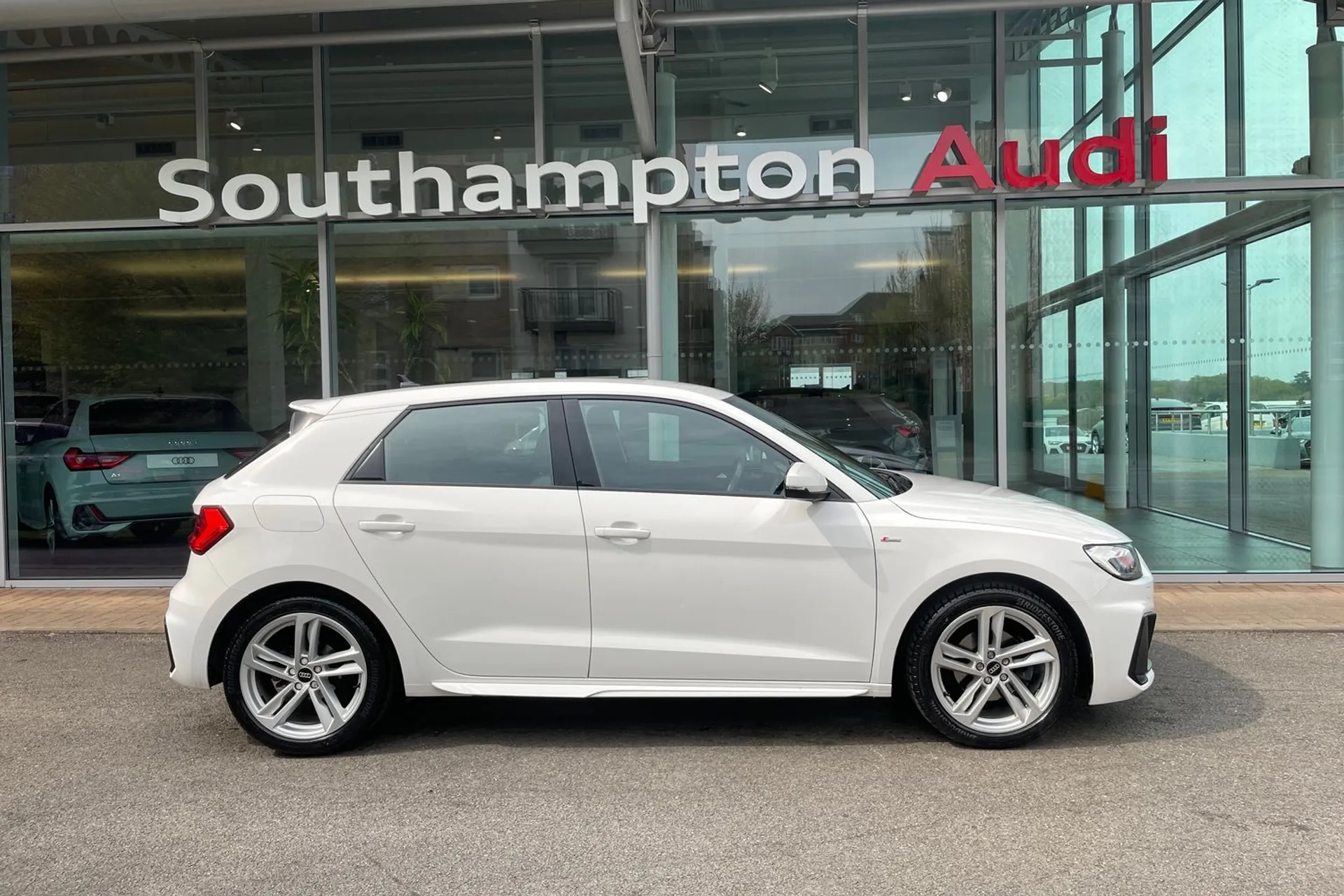 Audi A1 thumbnail image number 2