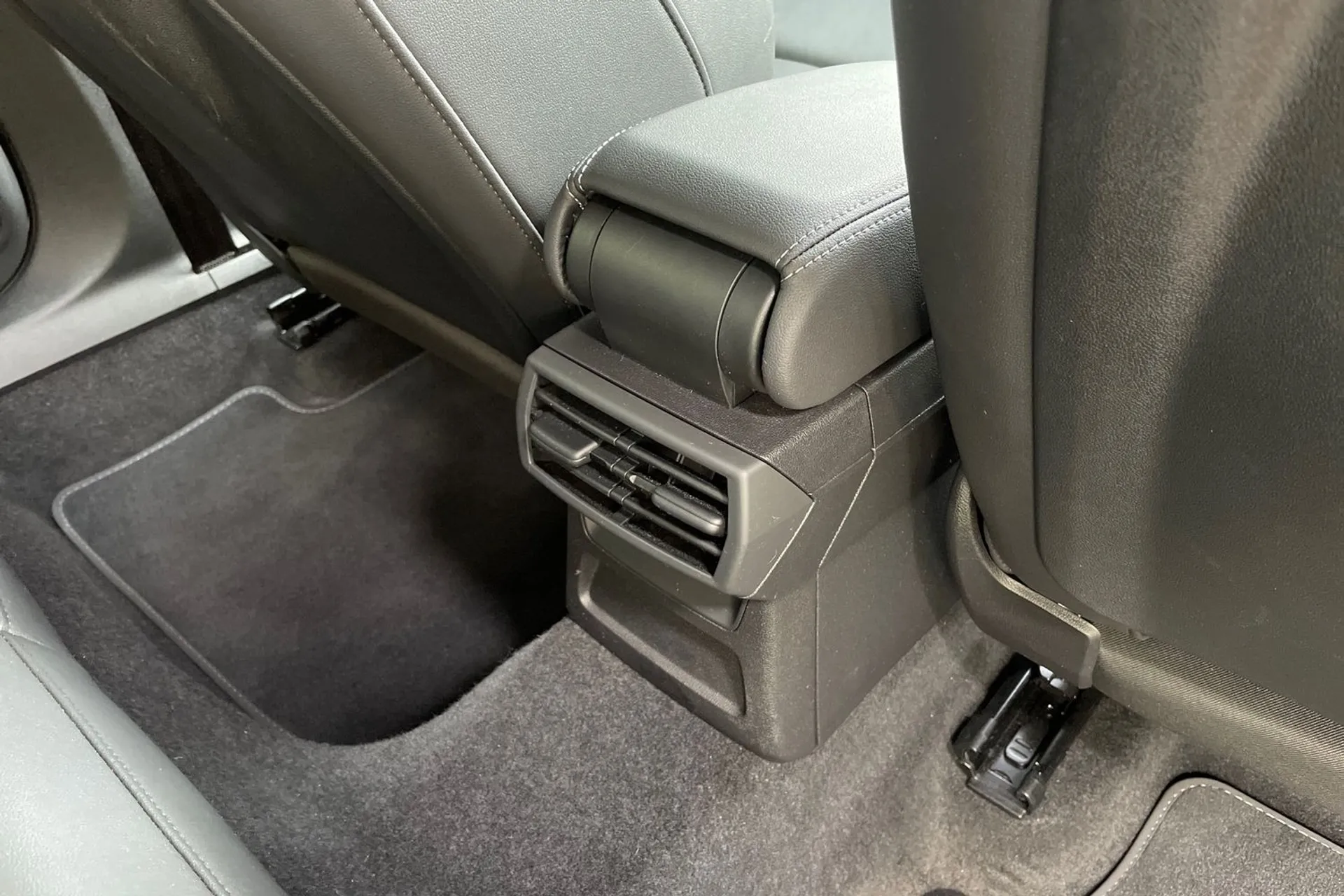 Audi A3 thumbnail image number 45