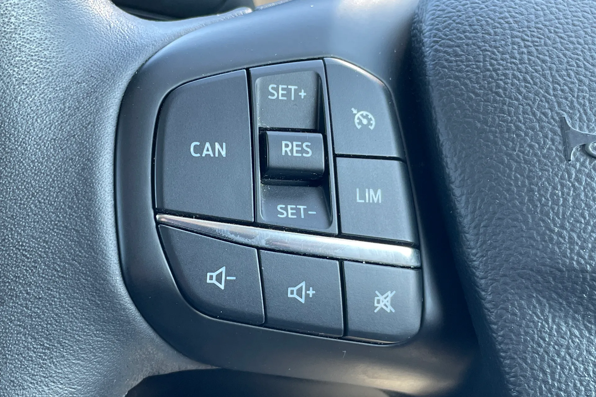 FORD FOCUS thumbnail image number 41