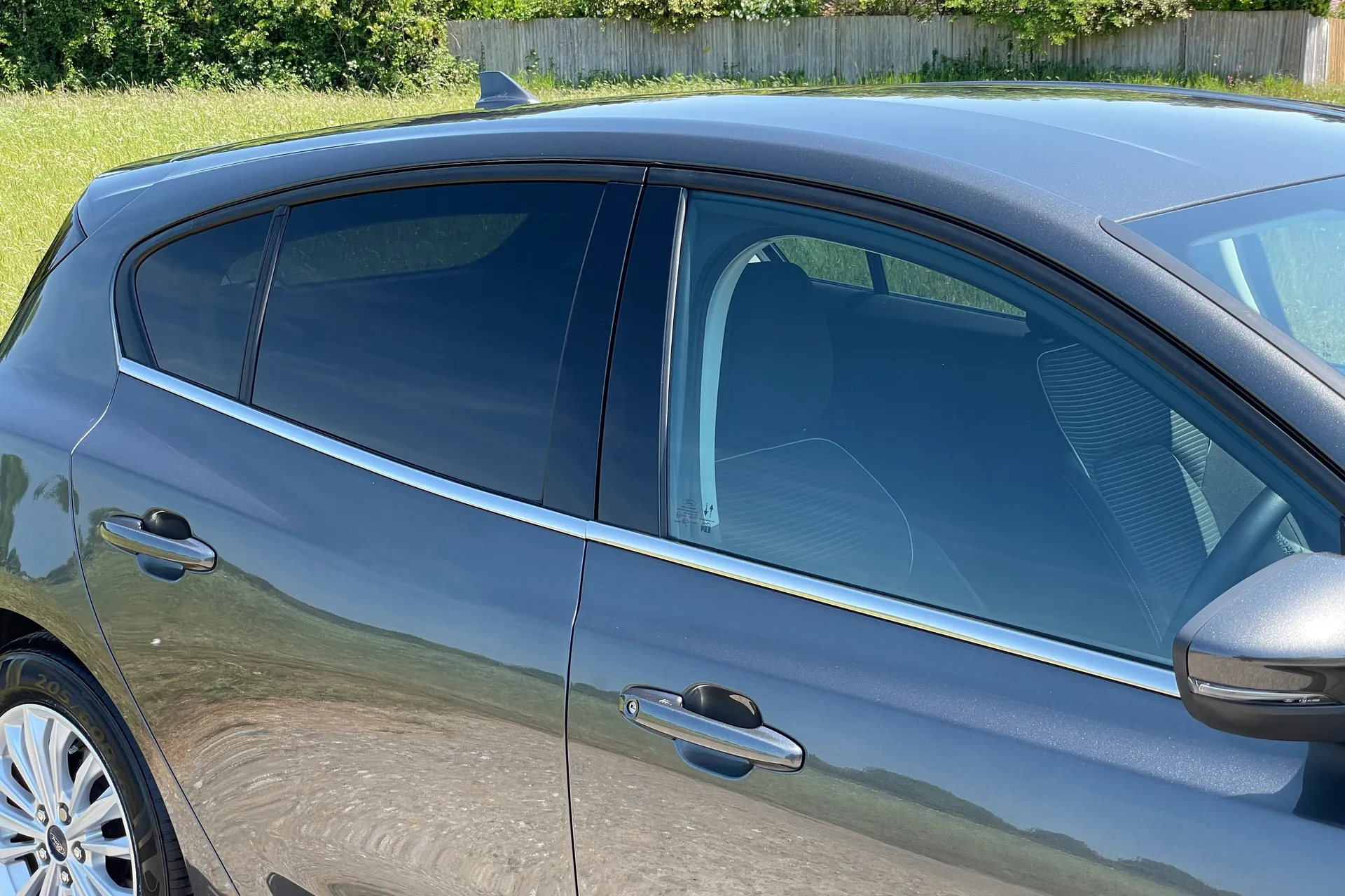 FORD FOCUS thumbnail image number 17