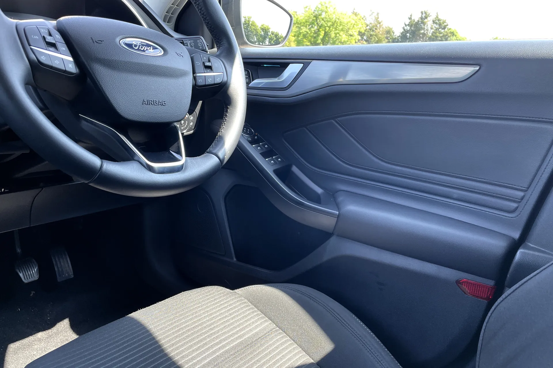 FORD FOCUS thumbnail image number 36