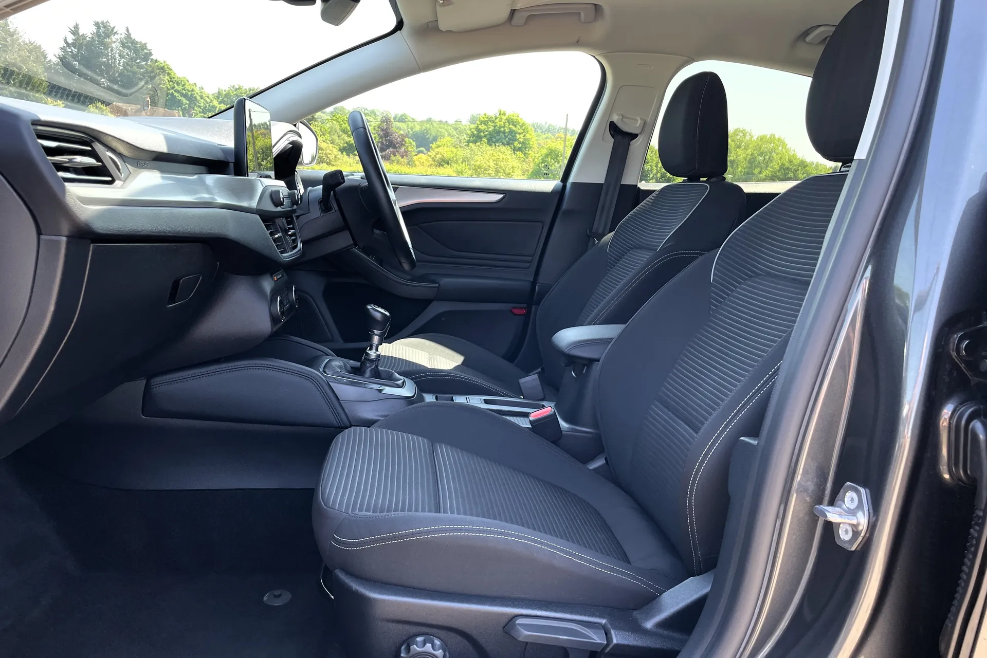 FORD FOCUS thumbnail image number 29