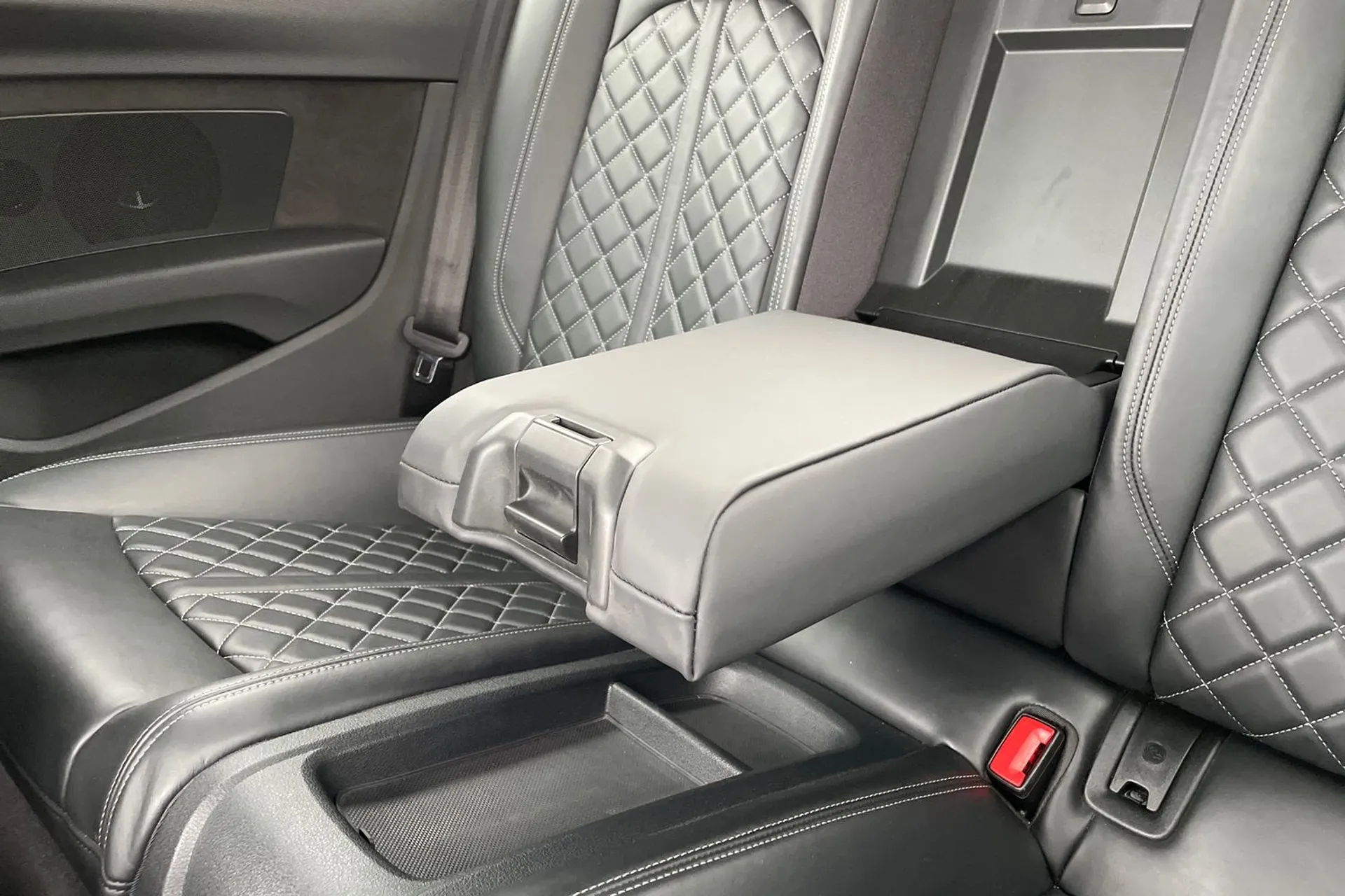 Audi A5 thumbnail image number 16