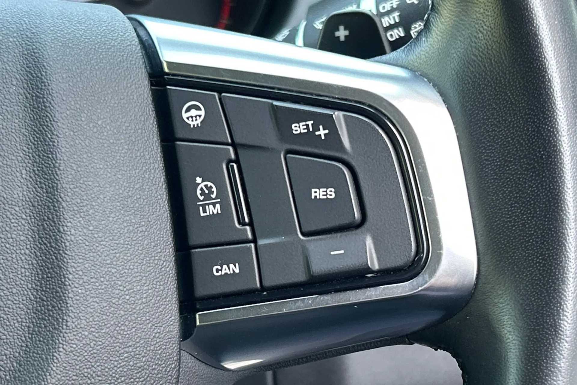 LAND ROVER DISCOVERY SPORT thumbnail image number 45