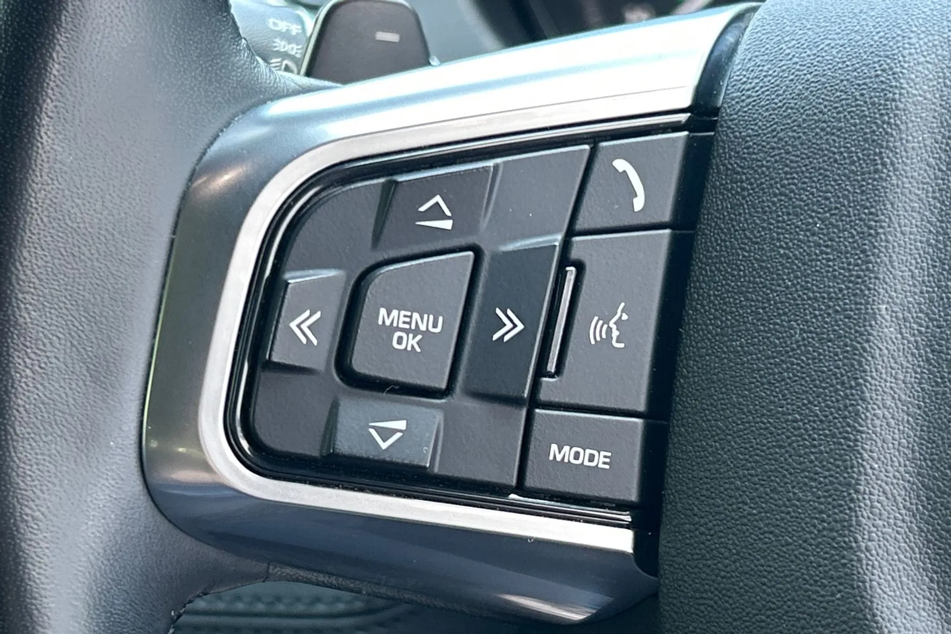 LAND ROVER DISCOVERY SPORT thumbnail image number 44