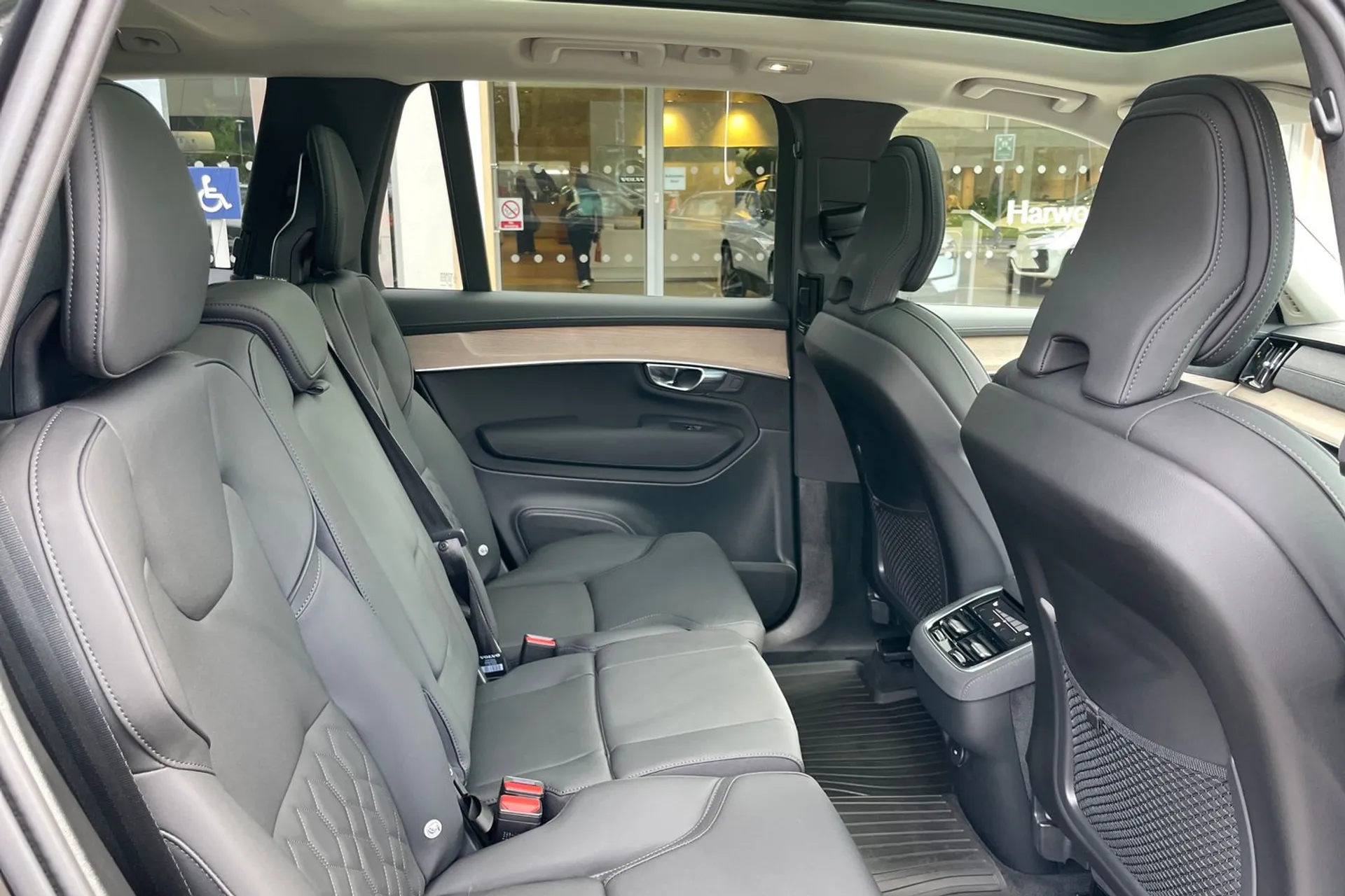 Volvo XC90 thumbnail image number 25