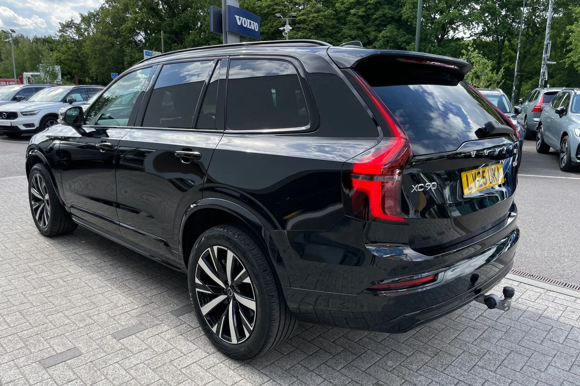Volvo XC90 thumbnail image number 10