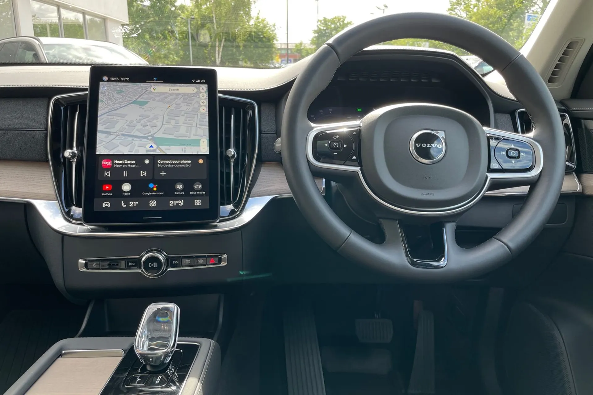 Volvo XC90 thumbnail image number 36