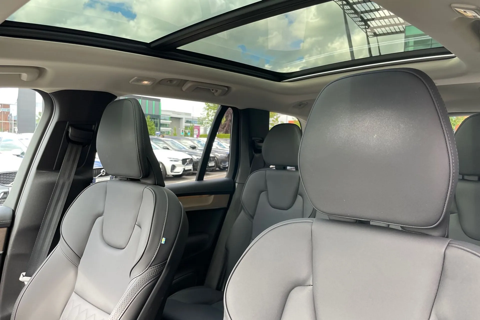 Volvo XC90 thumbnail image number 31