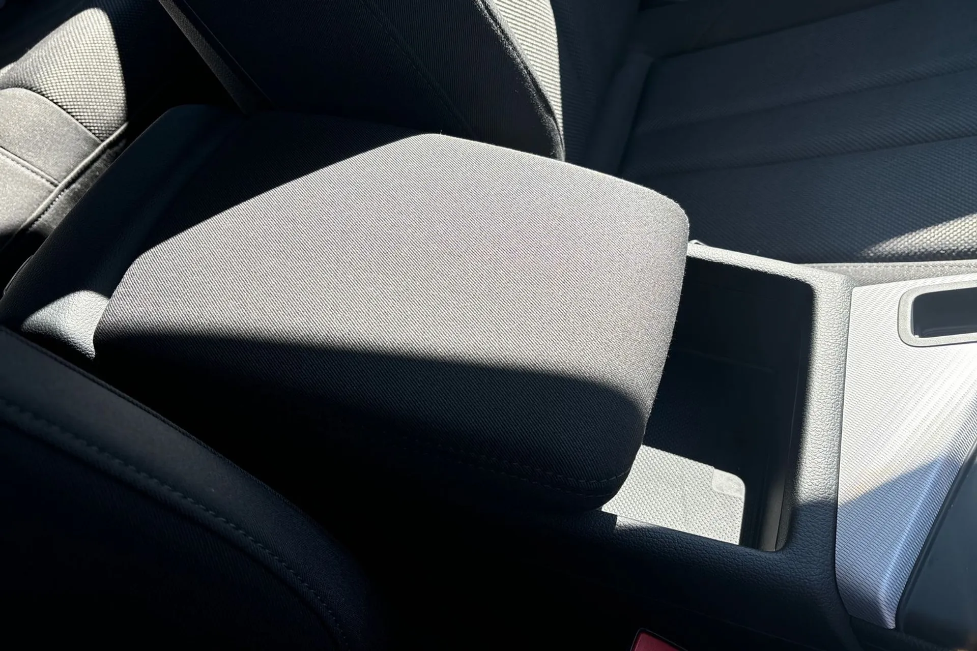 Audi A4 thumbnail image number 40