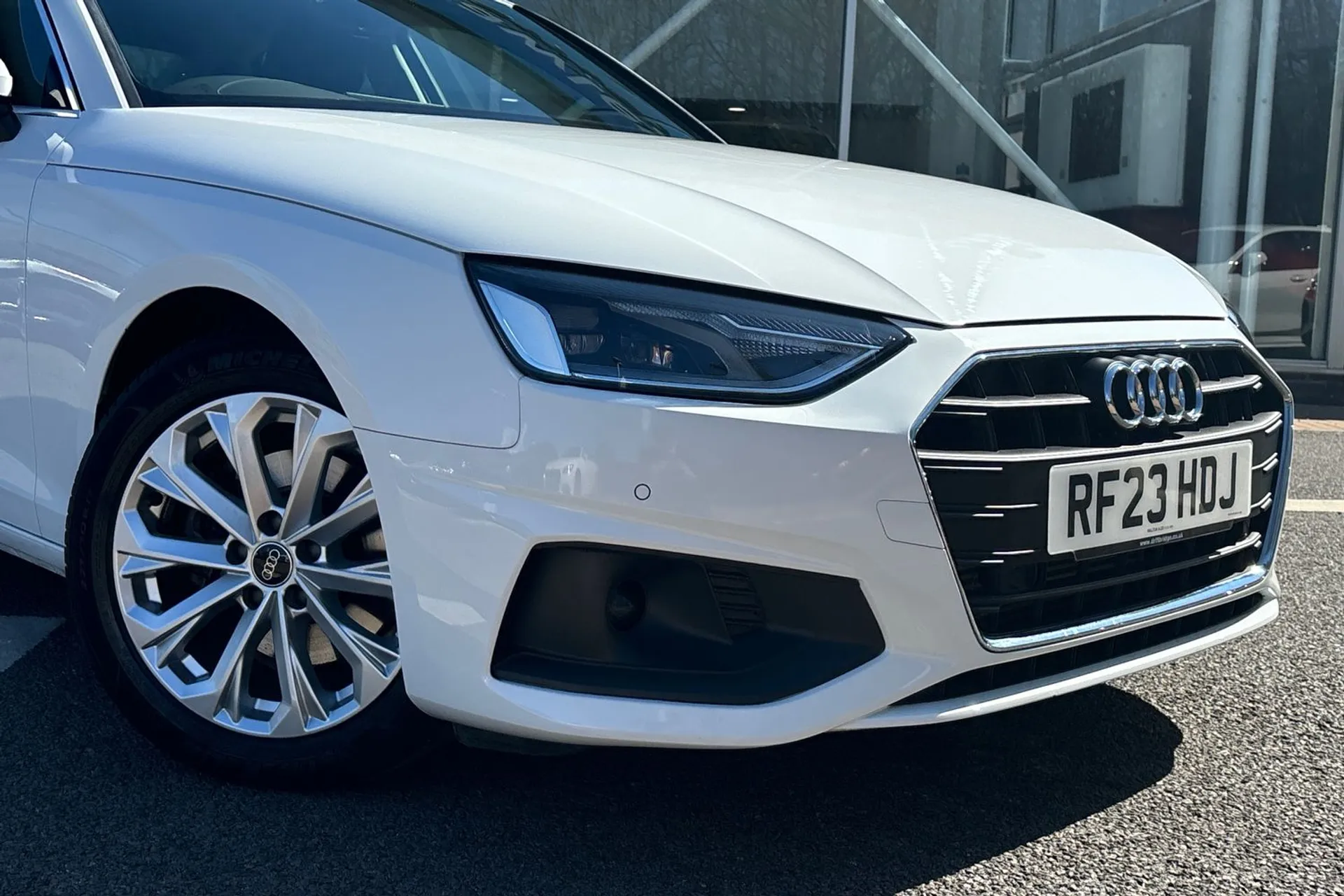 Audi A4 thumbnail image number 5
