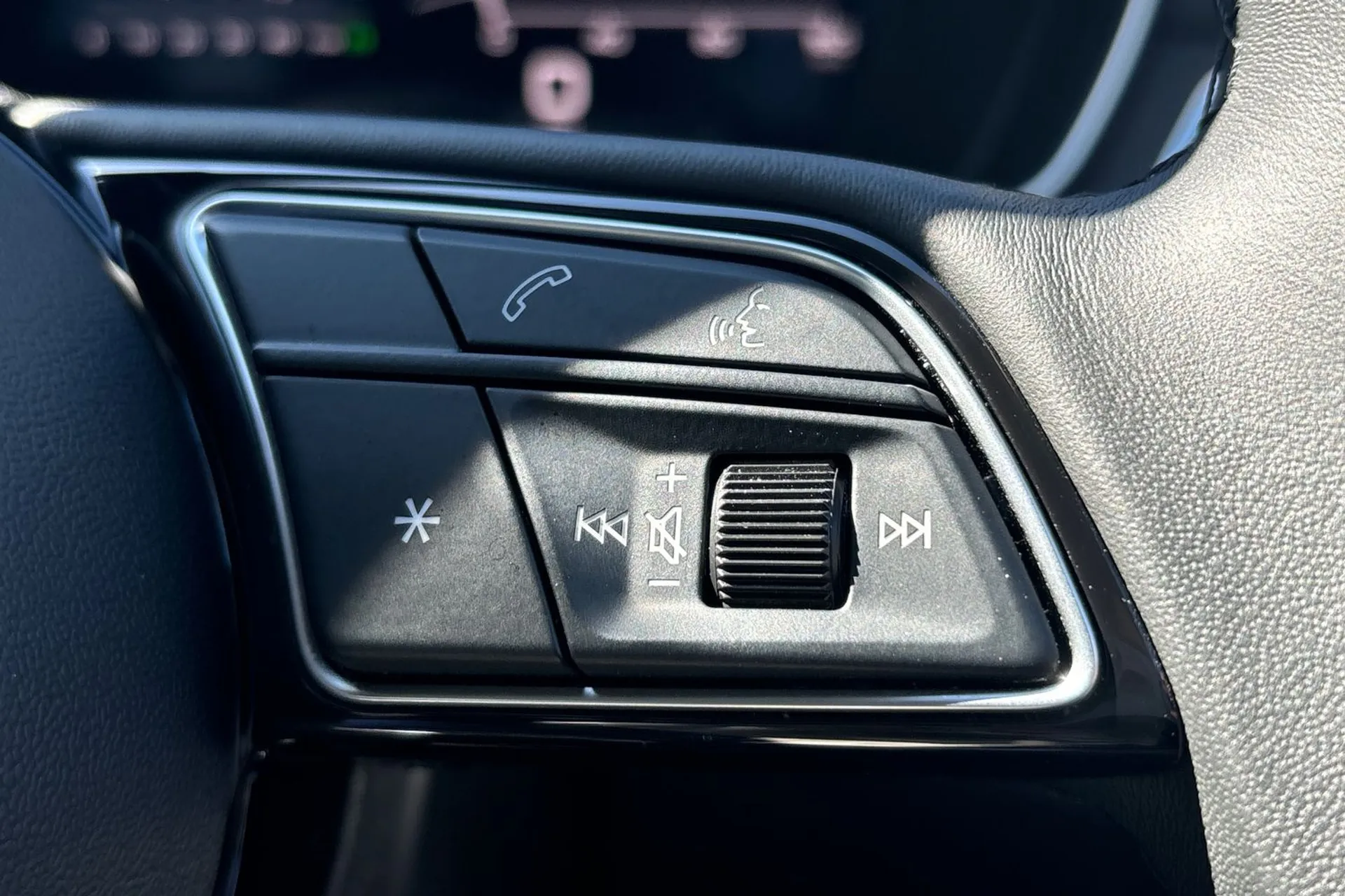 Audi A4 thumbnail image number 37