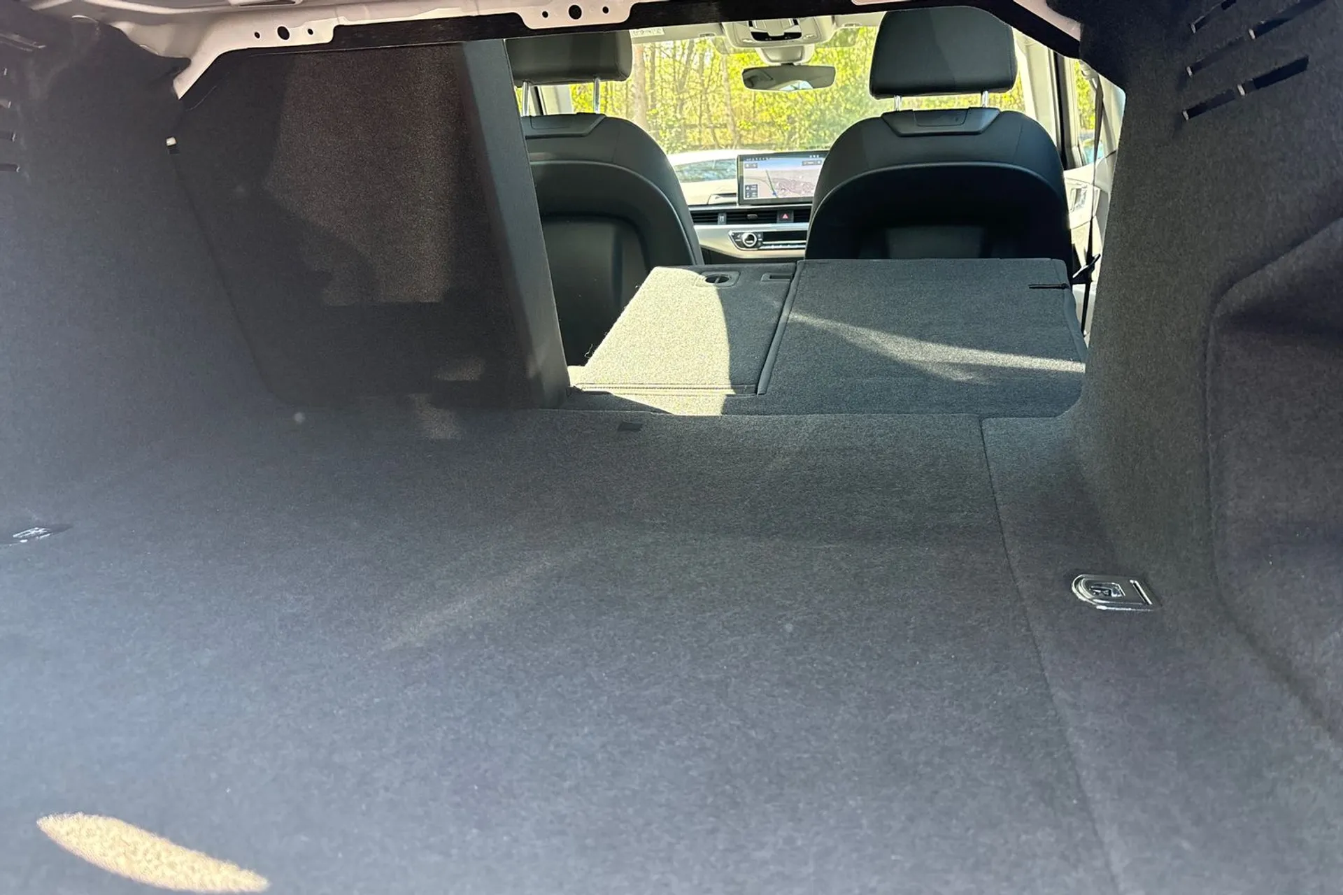 Audi A4 thumbnail image number 20