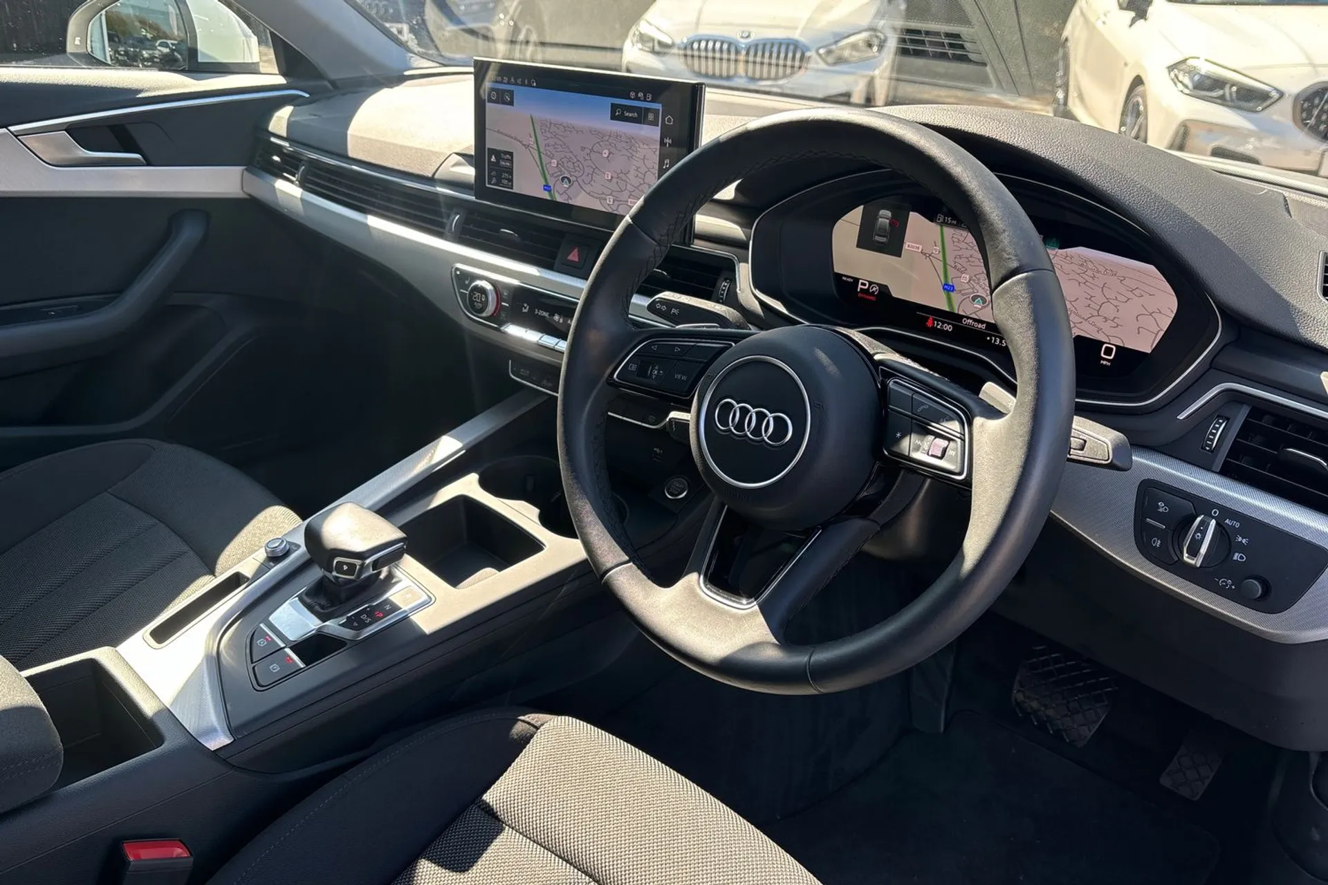 Audi A4 thumbnail image number 25