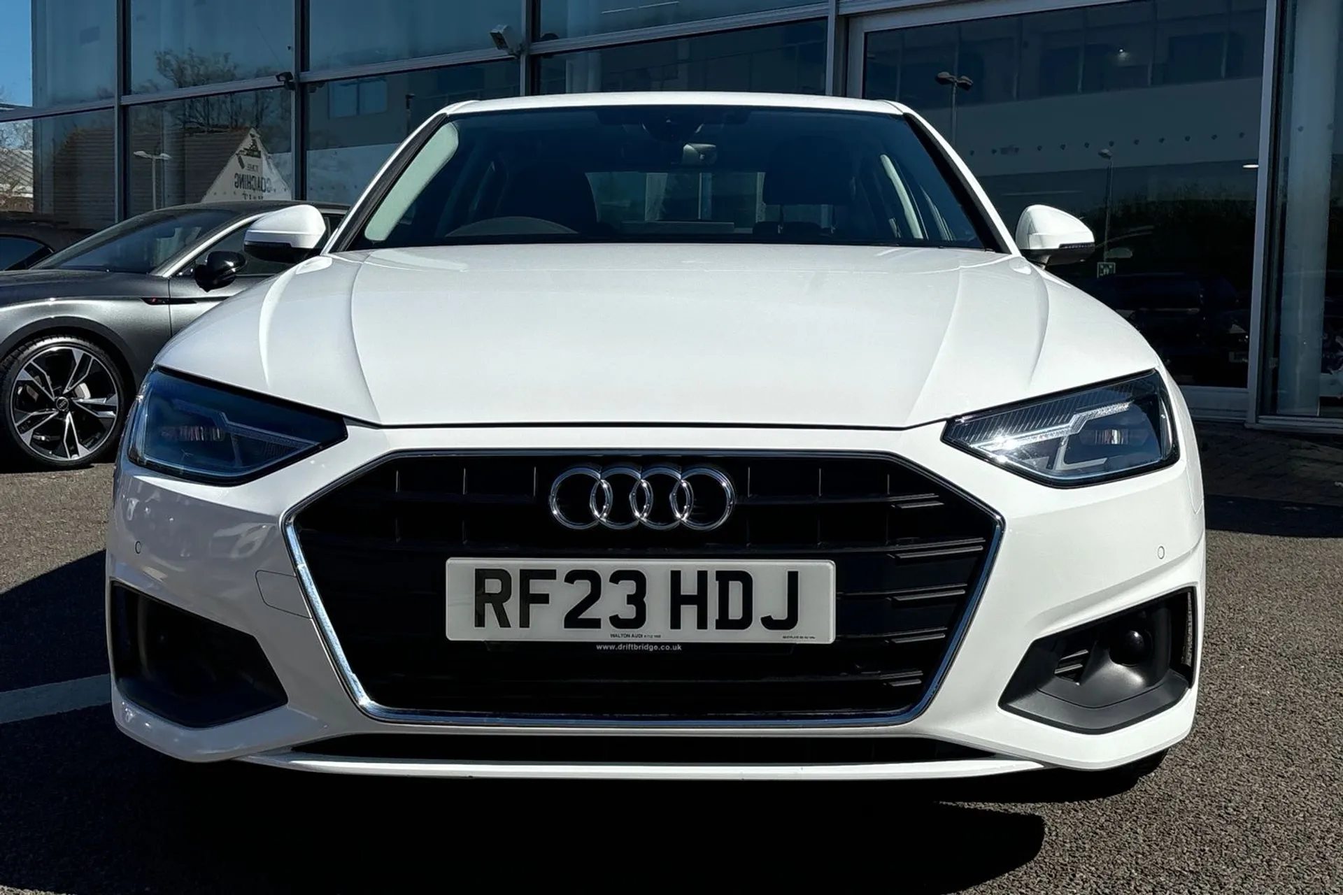 Audi A4 thumbnail image number 11